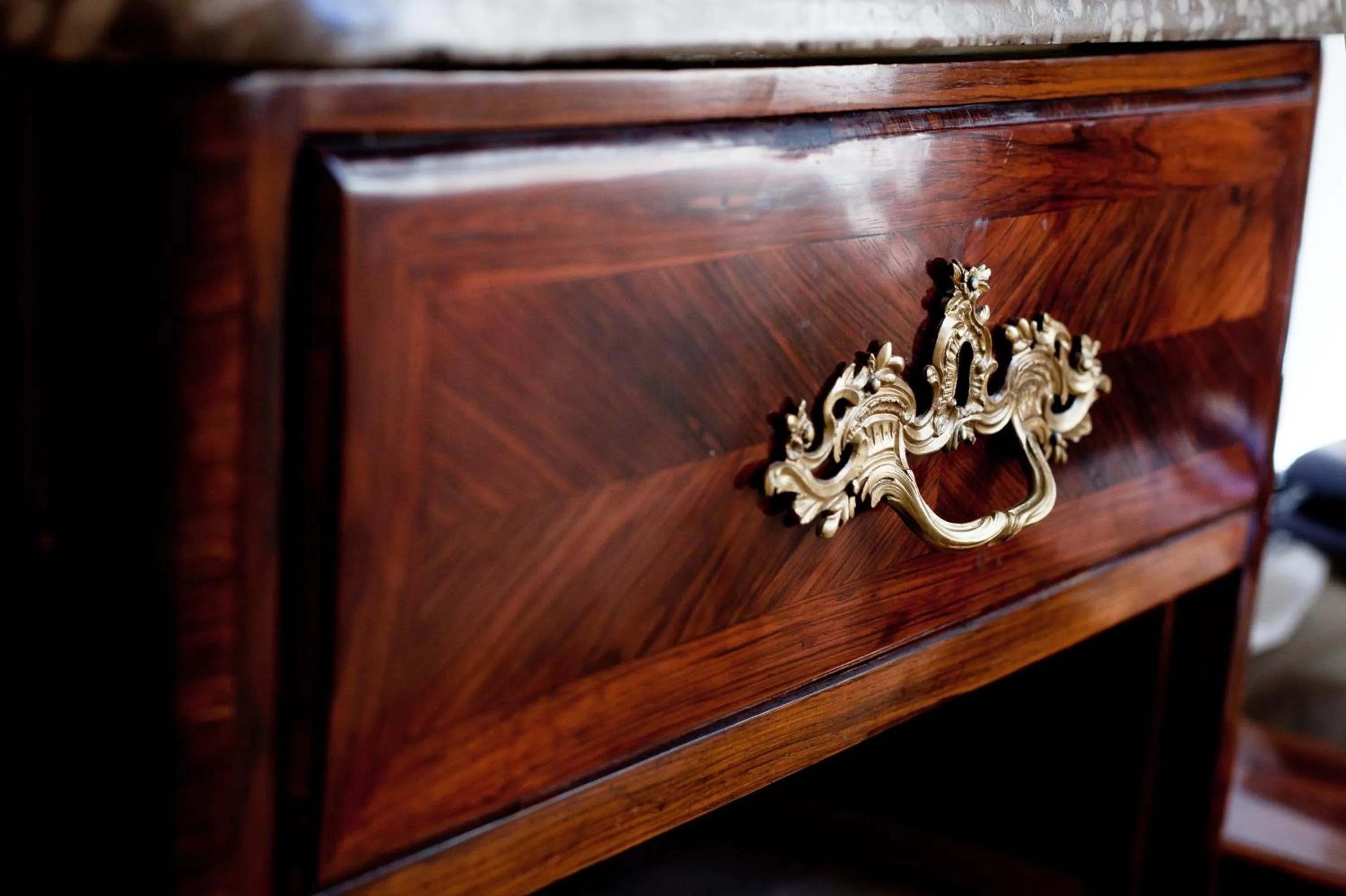 Decorative detail in Relais & Château Louise de La Vallière