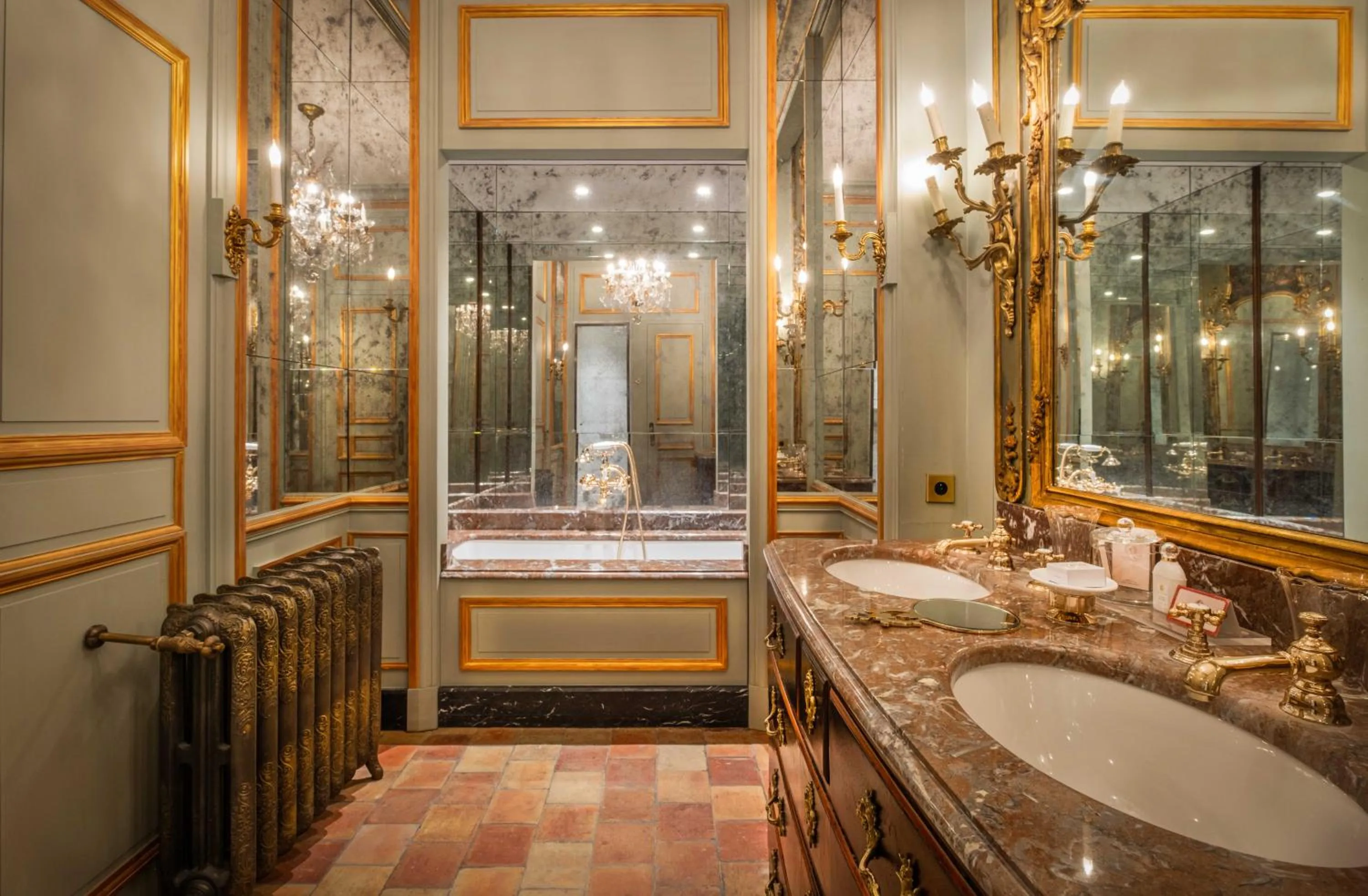 Bathroom in Relais & Château Louise de La Vallière