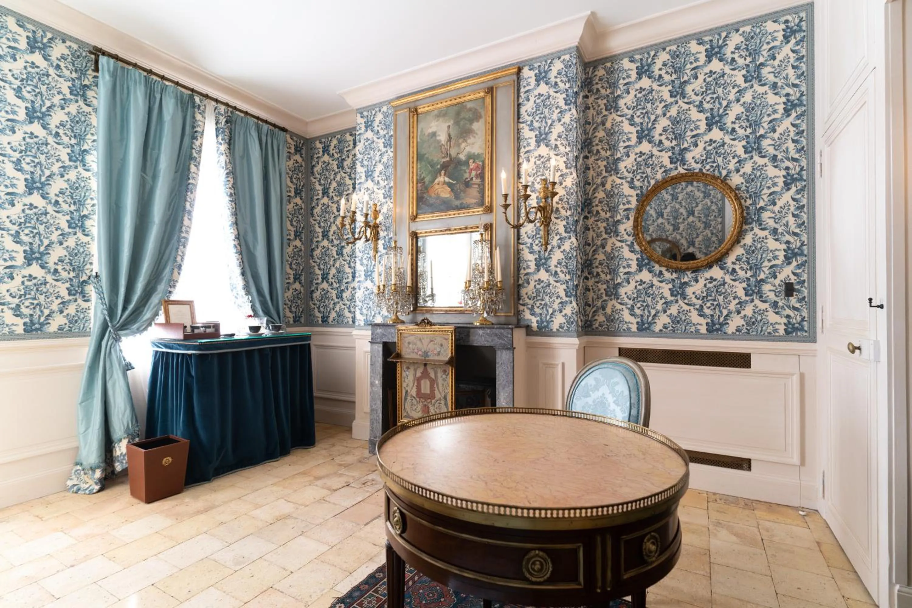 Living room in Relais & Château Louise de La Vallière