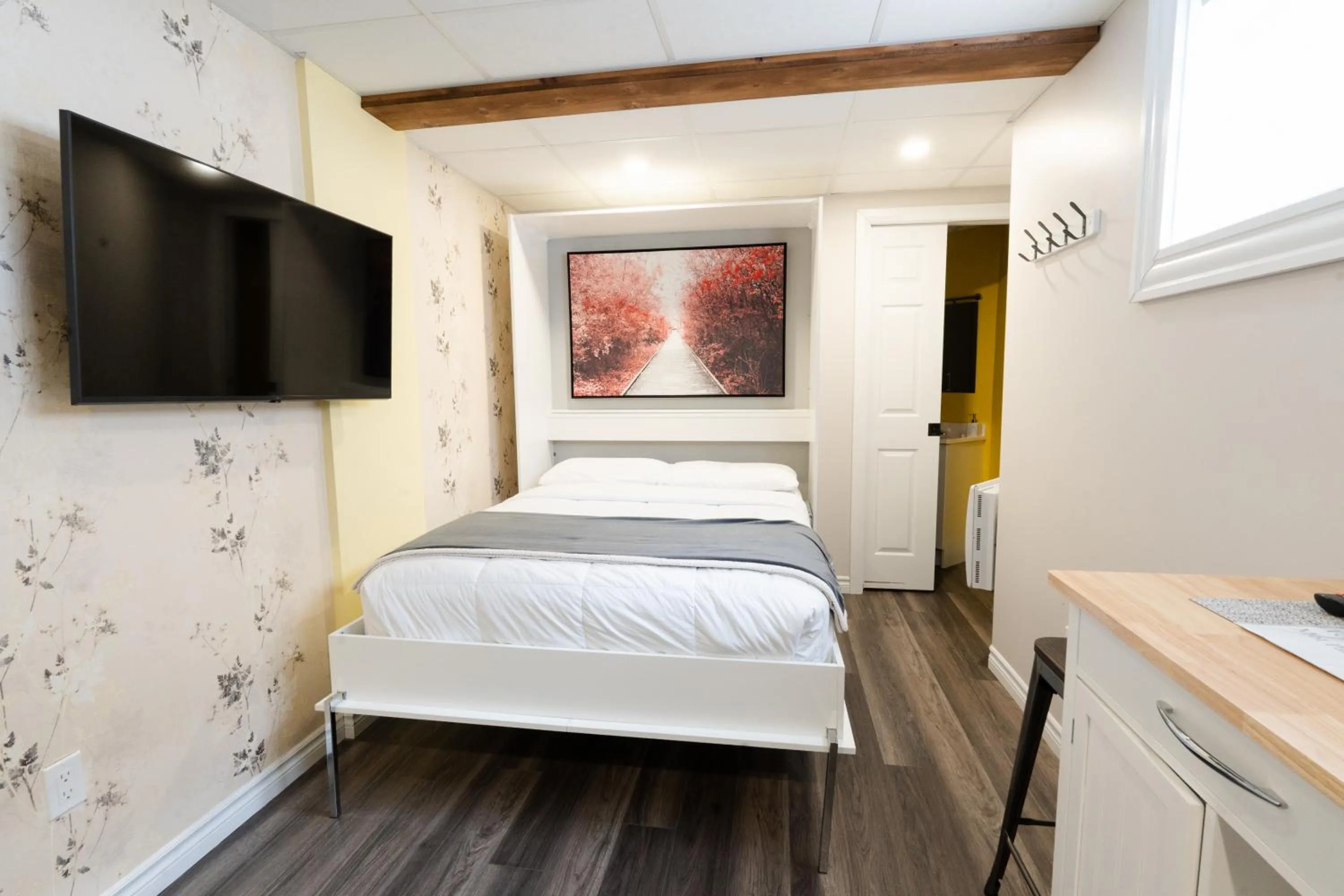 Bed in Hôtel les quatre bonheurs