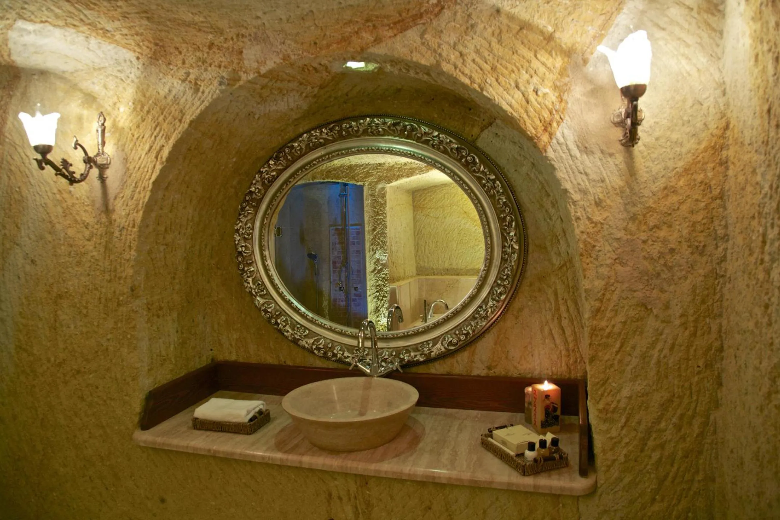 Bathroom in Golden Cave Suites