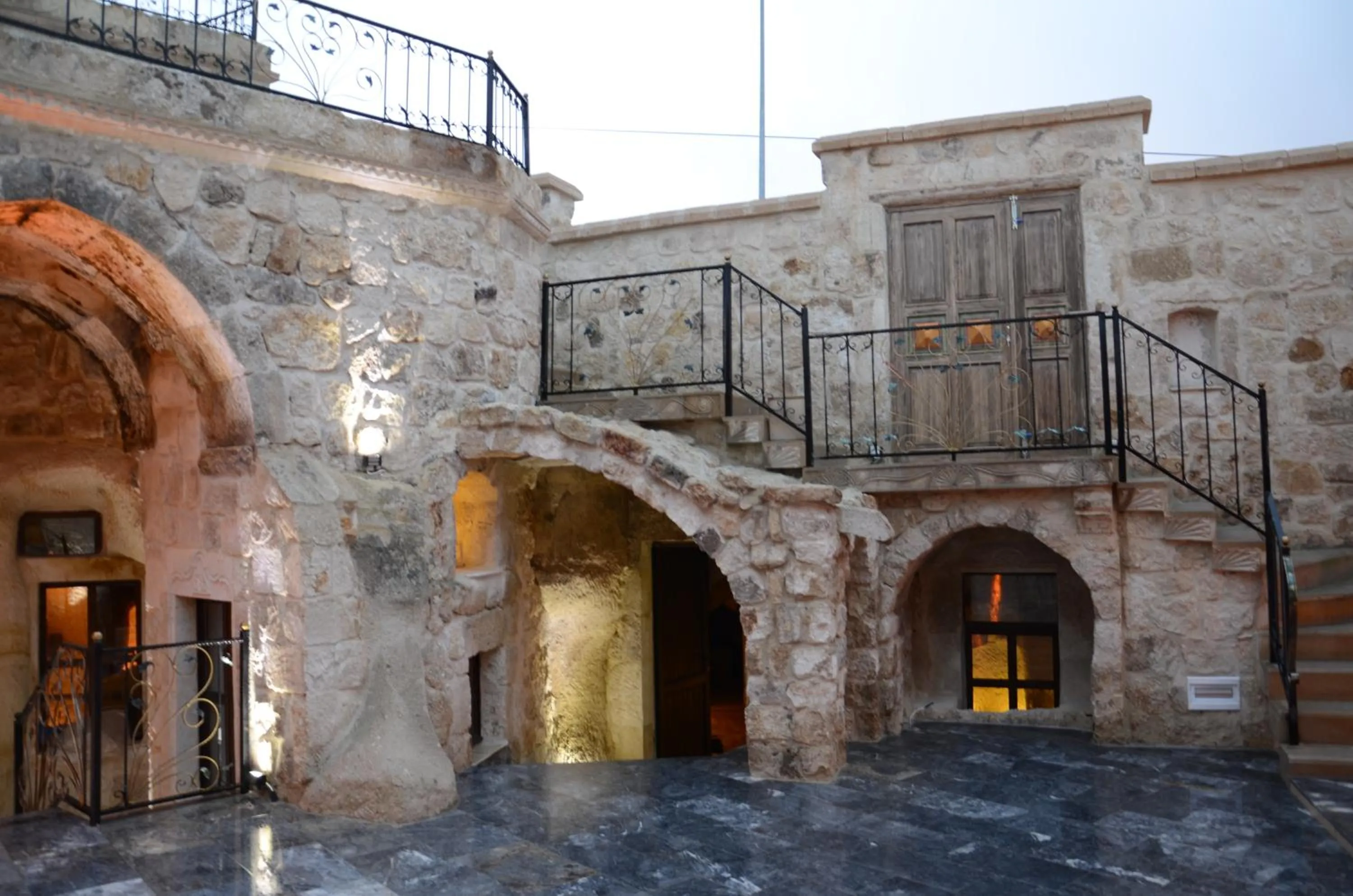 Facade/entrance in Golden Cave Suites