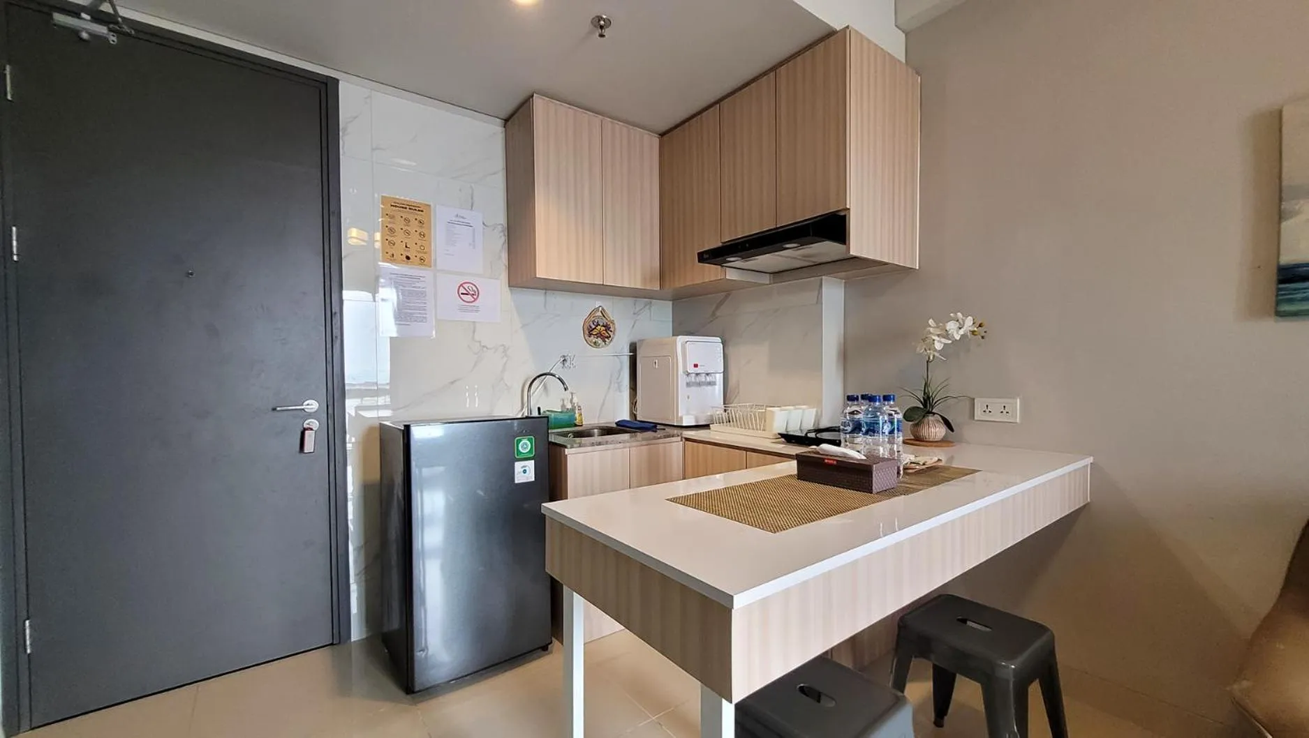 Kitchen or kitchenette in Palam Mansion at Apartment One Residence