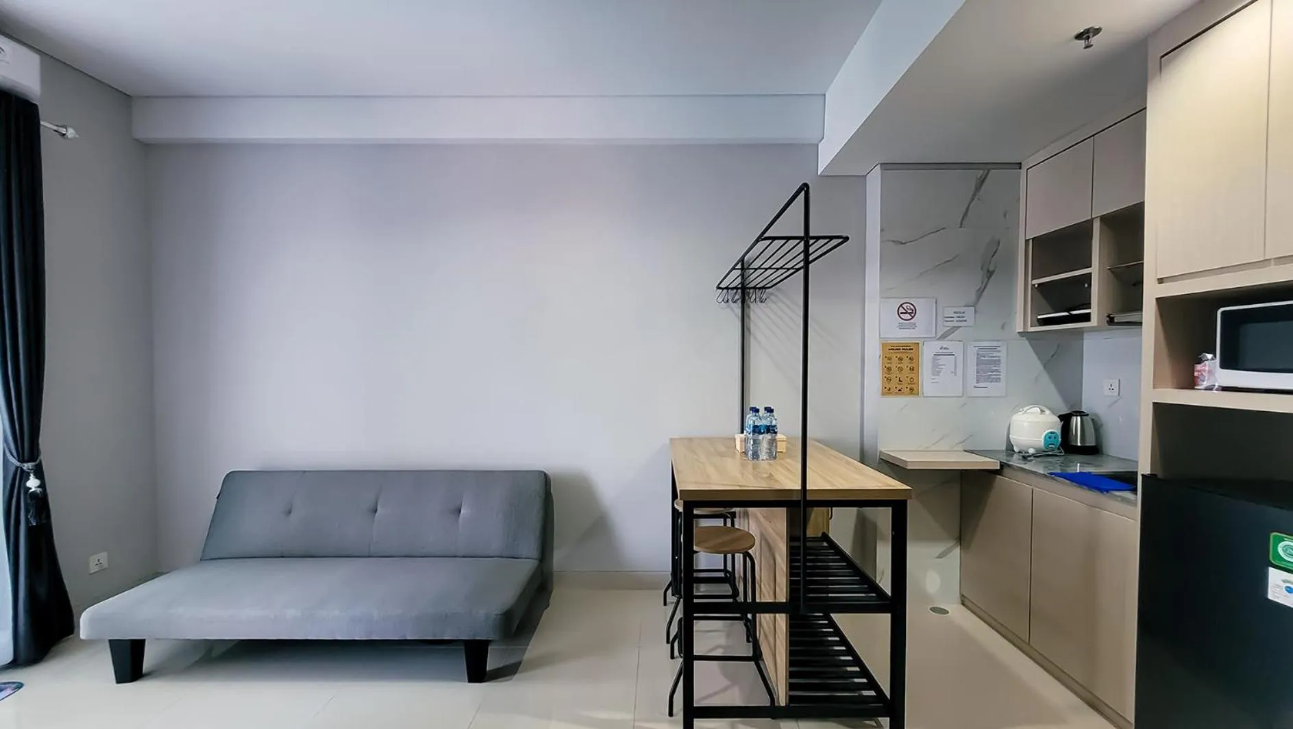 Kitchen or kitchenette in Palam Mansion at Apartment One Residence