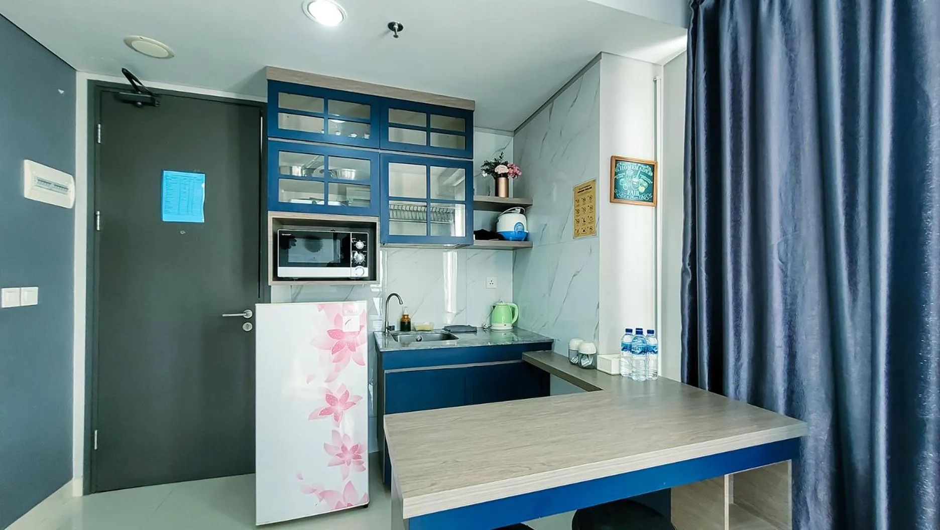 Kitchen or kitchenette in Palam Mansion at Apartment One Residence