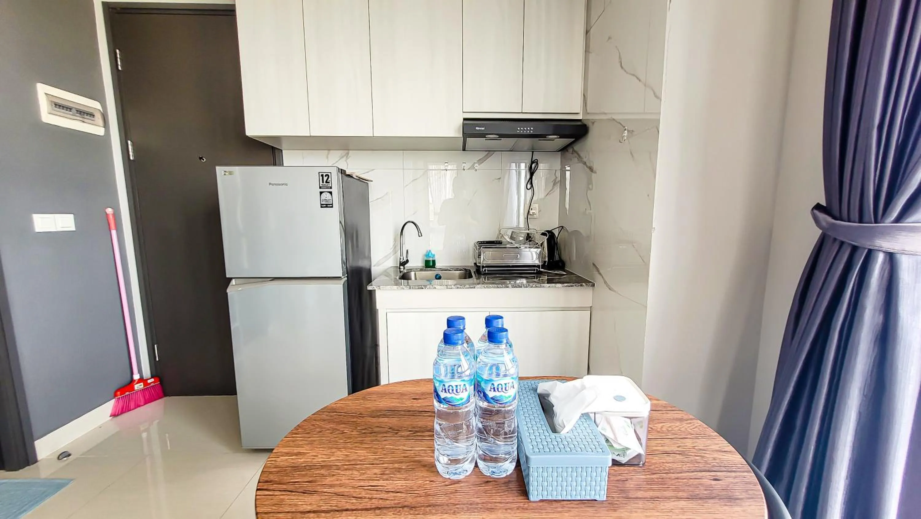 Kitchen or kitchenette in Palam Mansion at Apartment One Residence