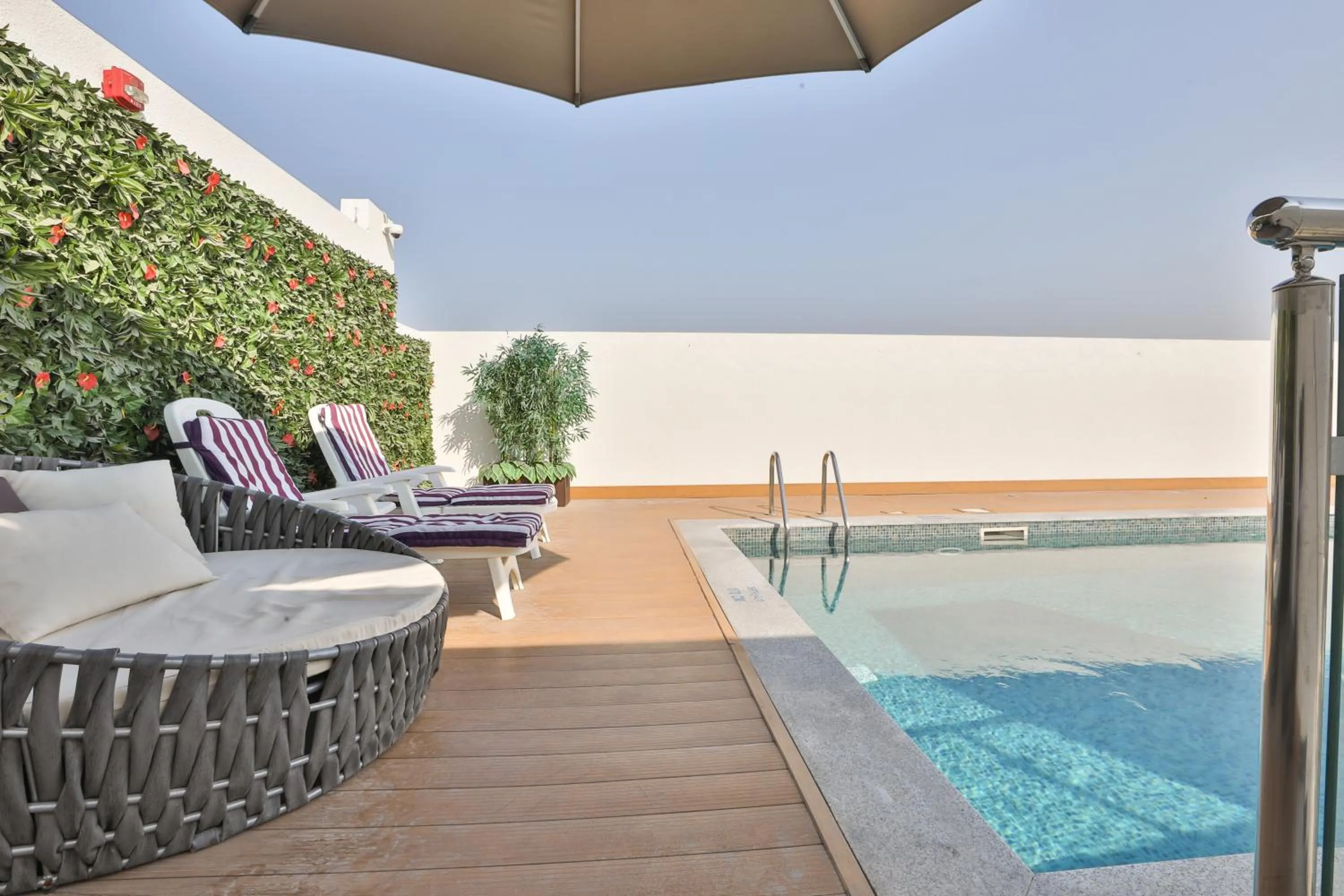 Swimming pool in Royal Mansoura Residence Hotel