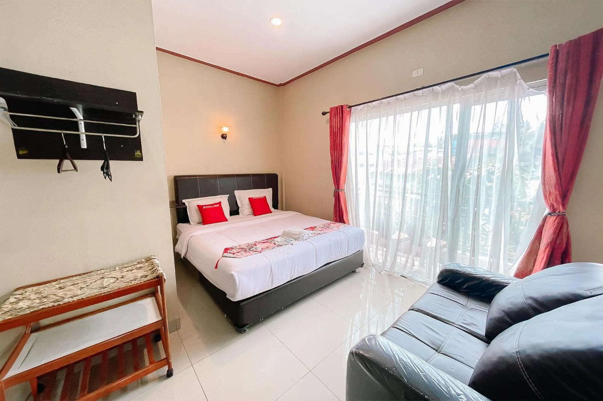 Bed in Hotel New Dieng By Helocus