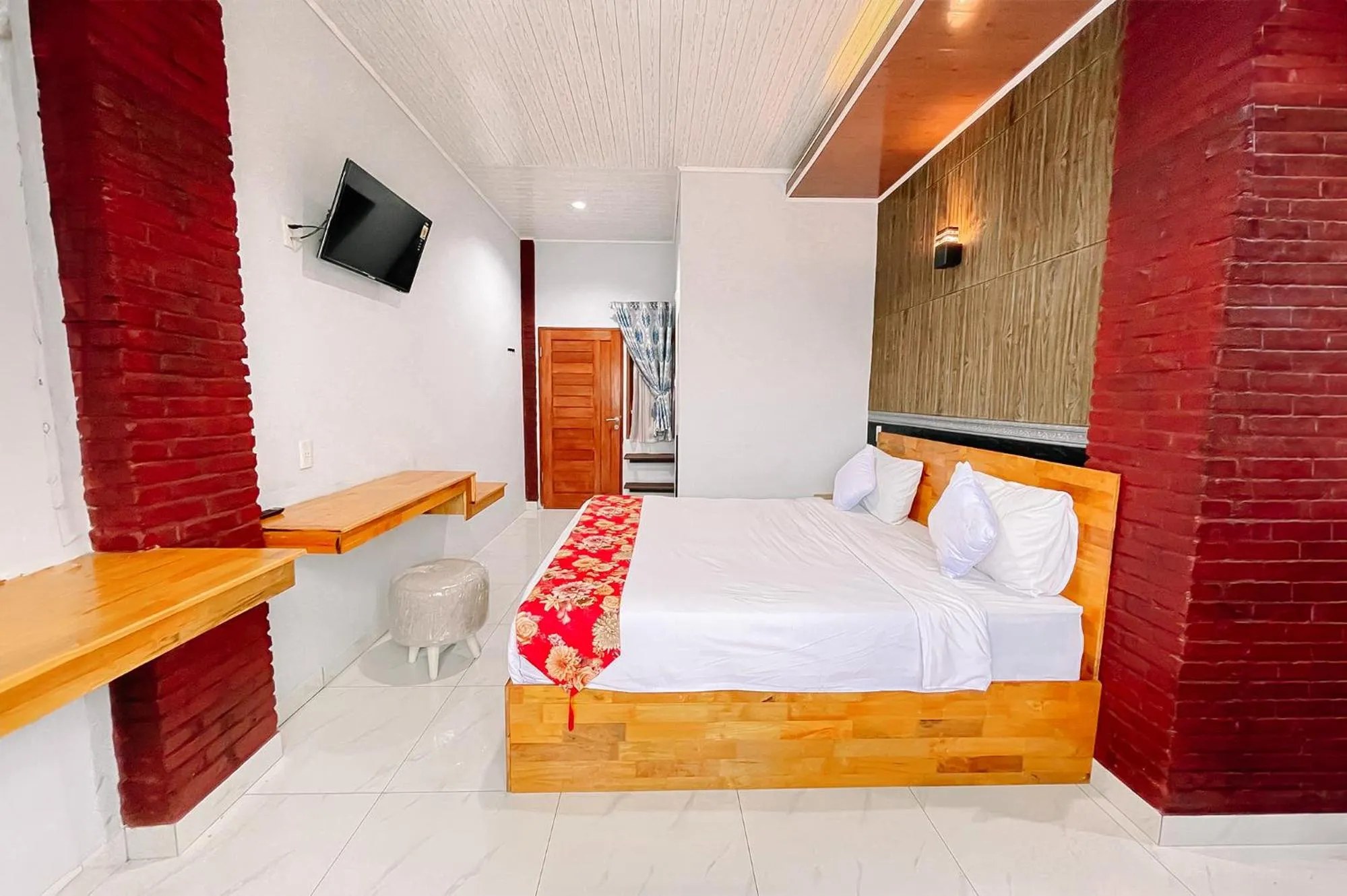 Bed in Hotel New Dieng By Helocus