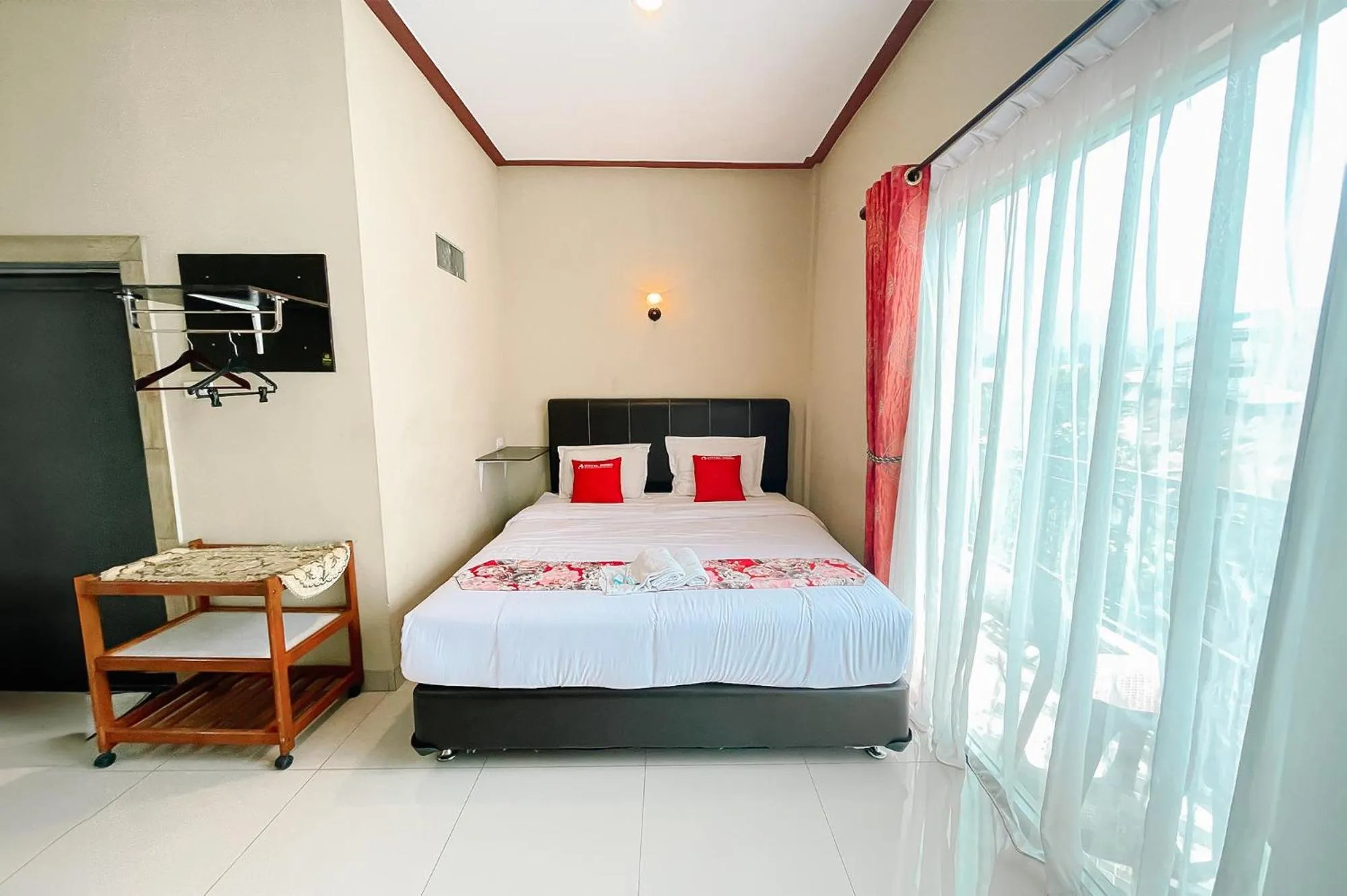 Bed in Hotel New Dieng By Helocus