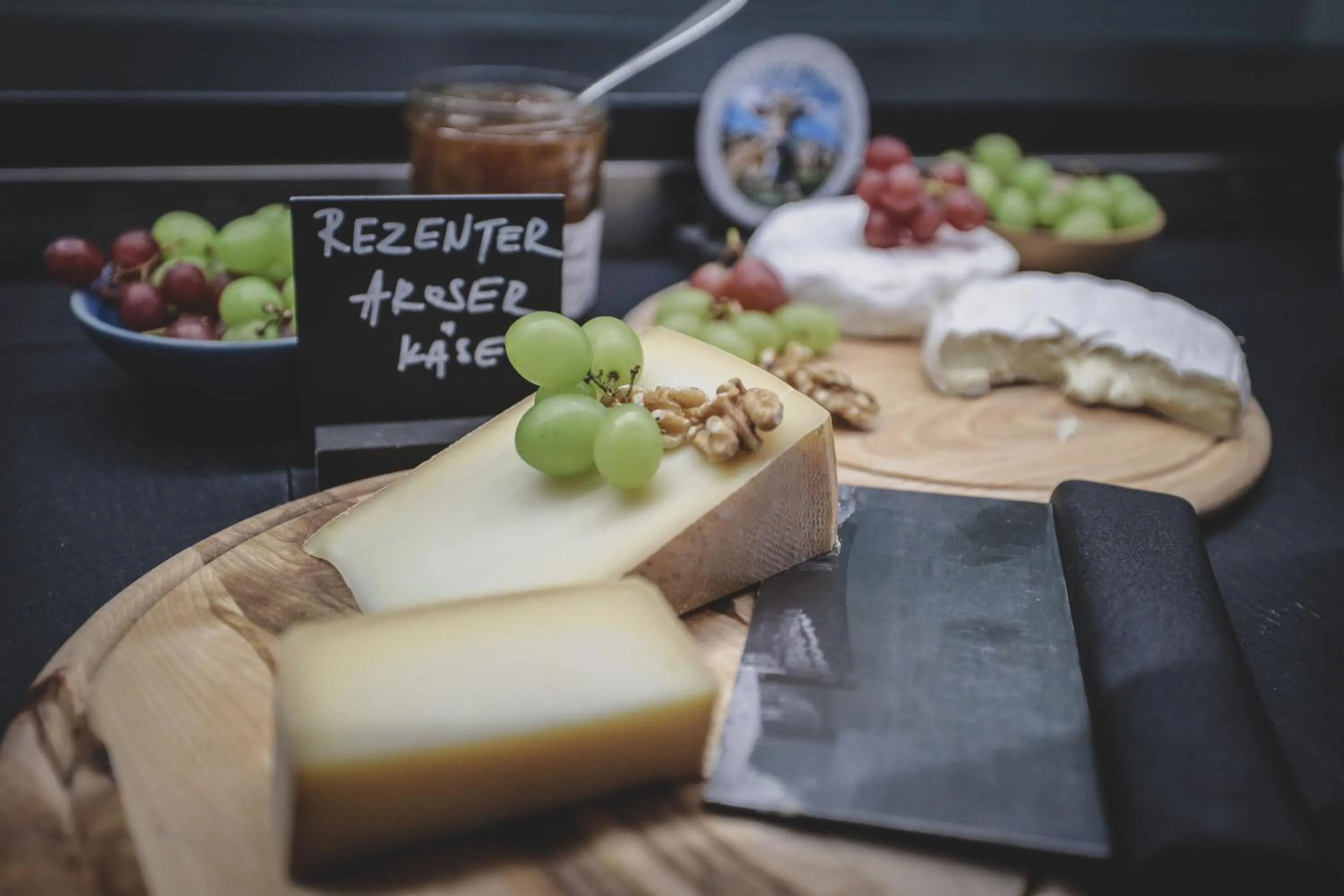 Restaurant/places to eat in AVES Hotel&Apartment Arosa