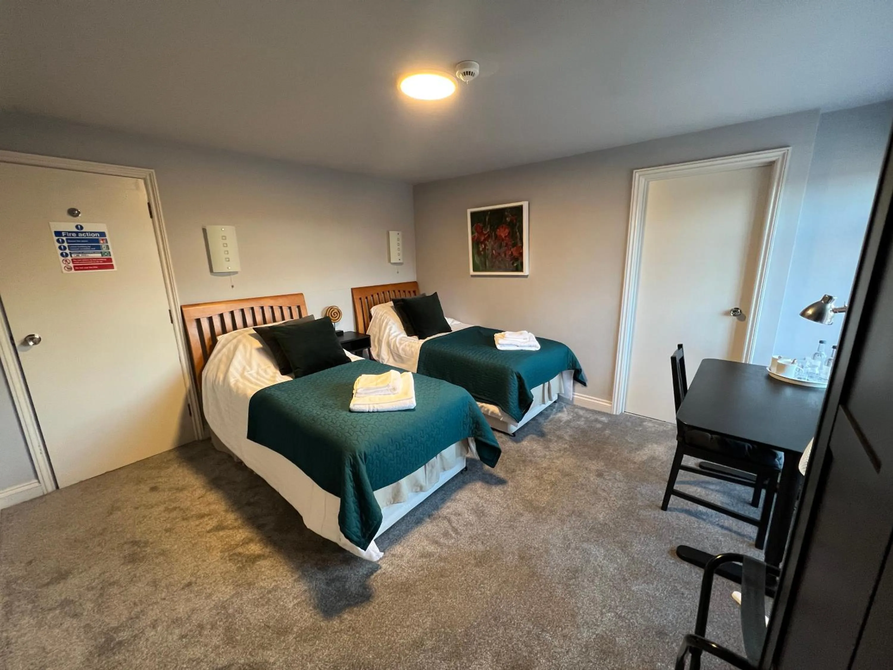 Bed in The Six Bells