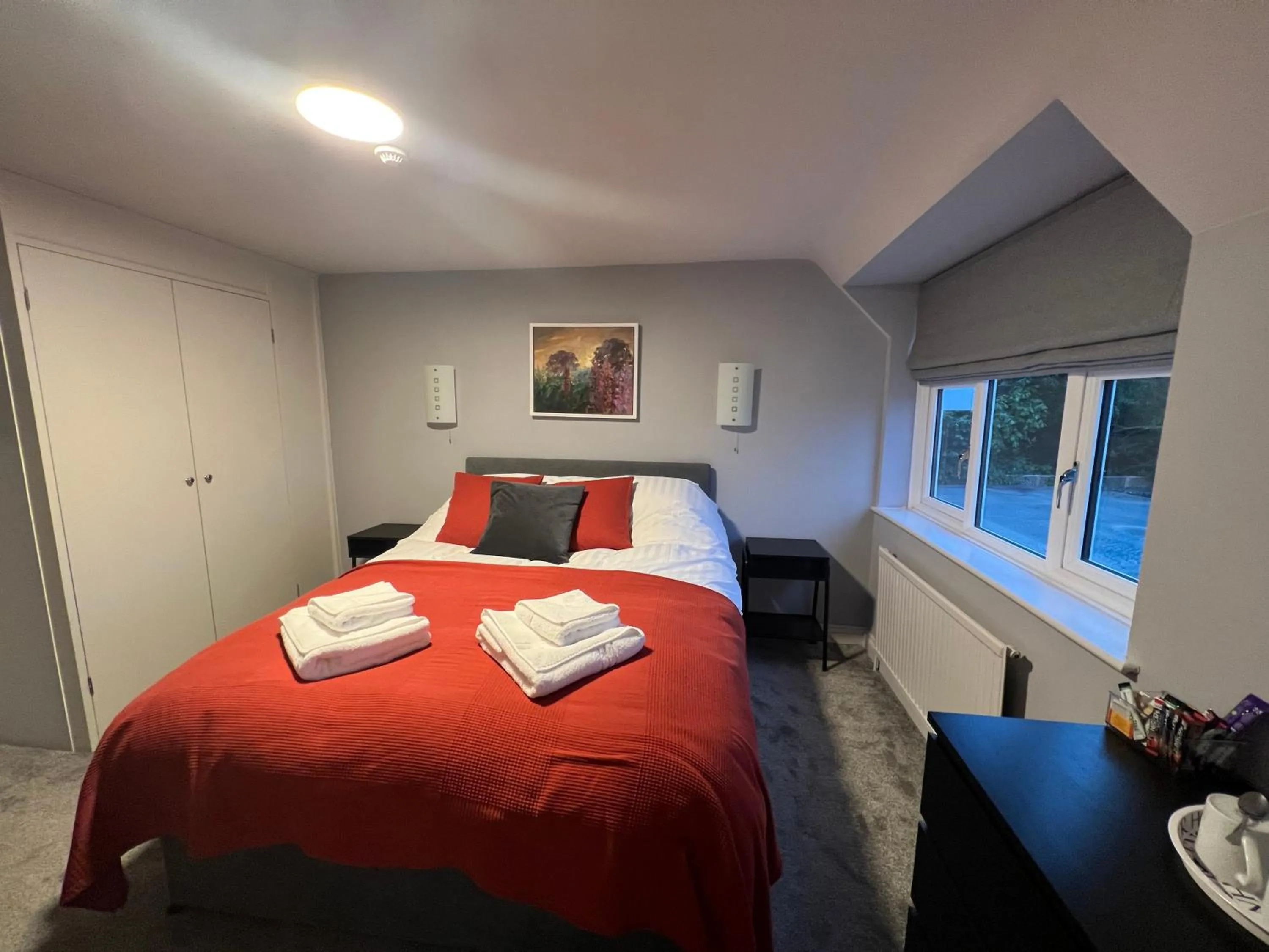 Bed in The Six Bells