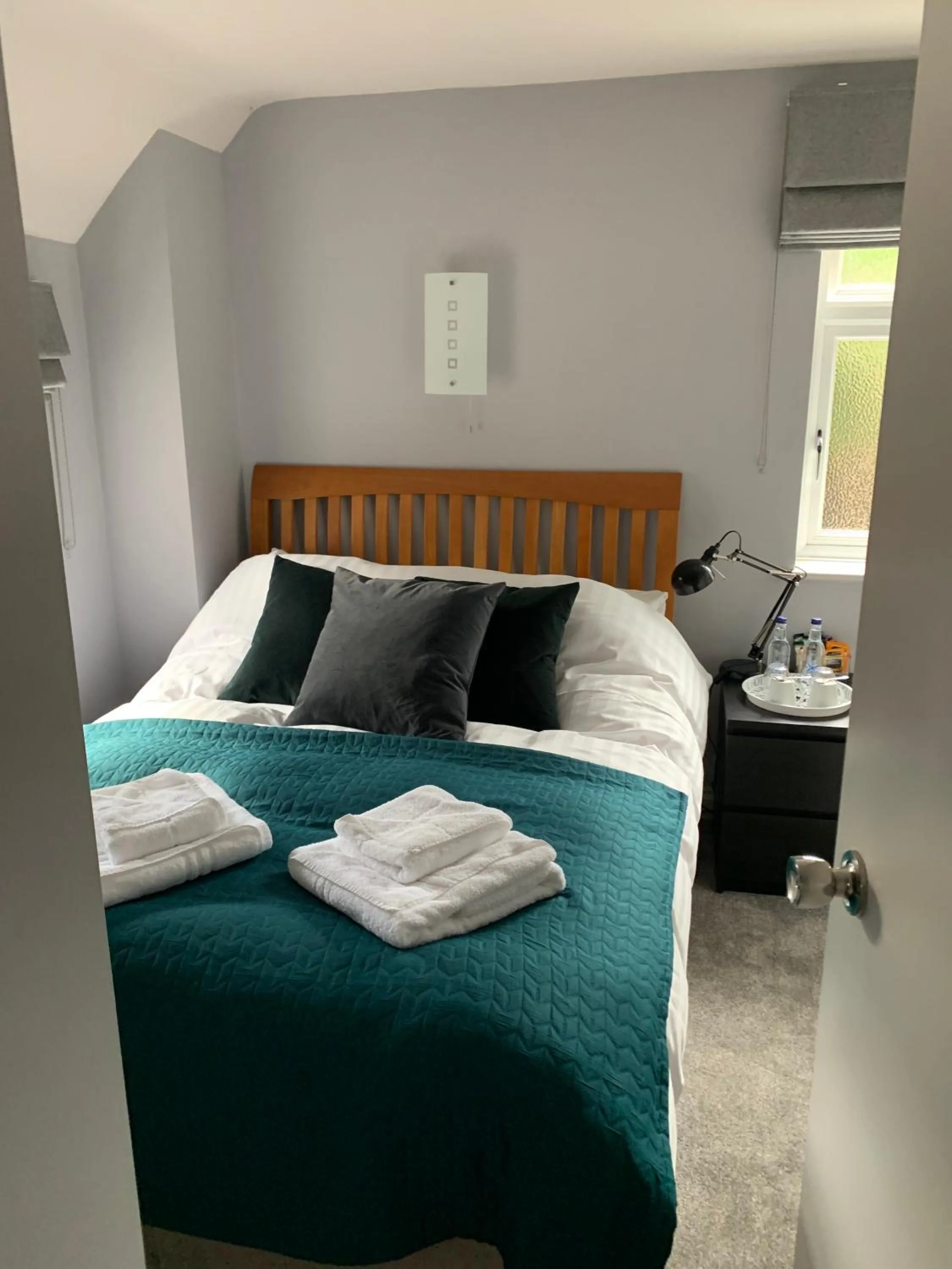 Bed in The Six Bells