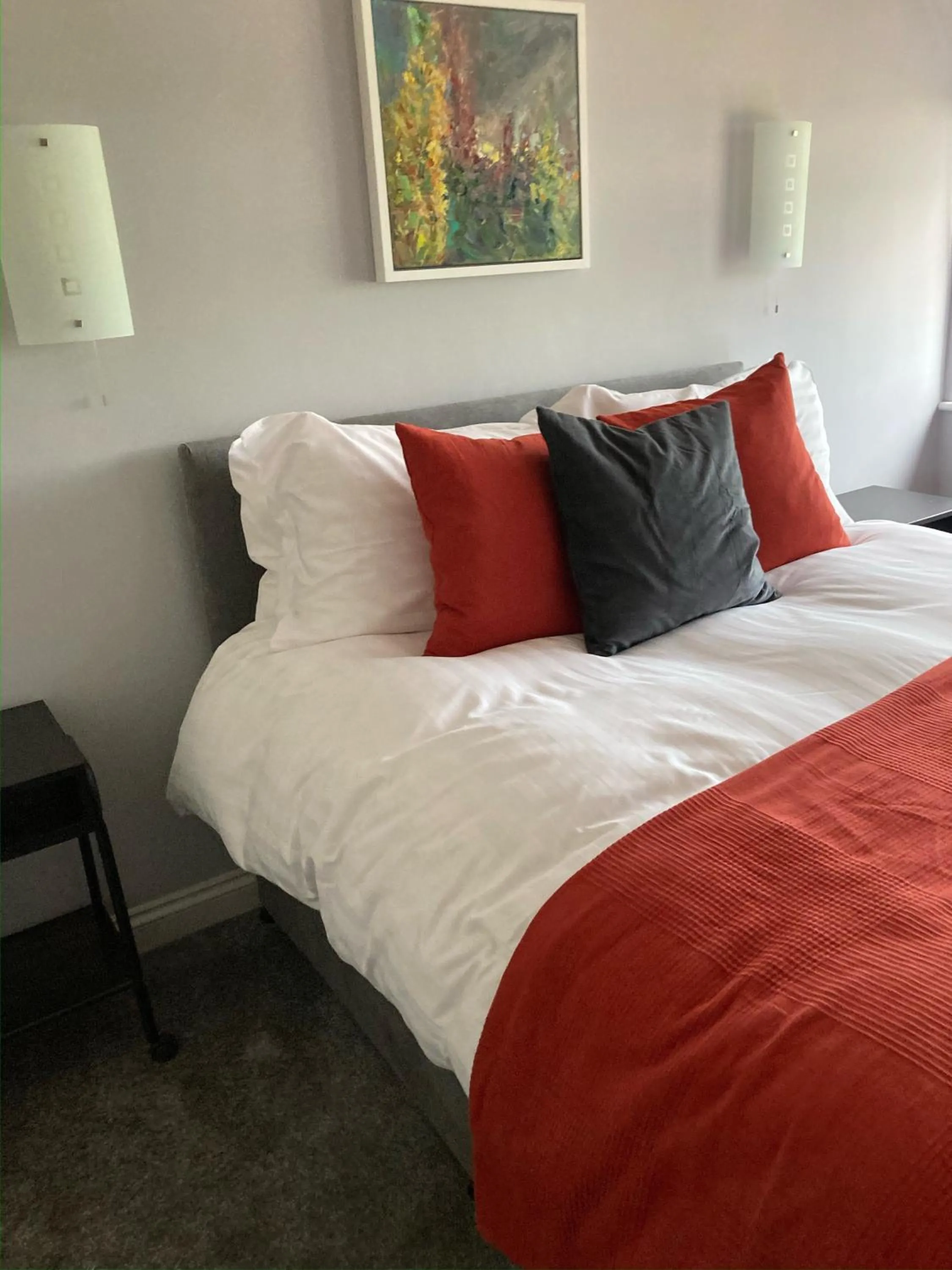 Bed in The Six Bells