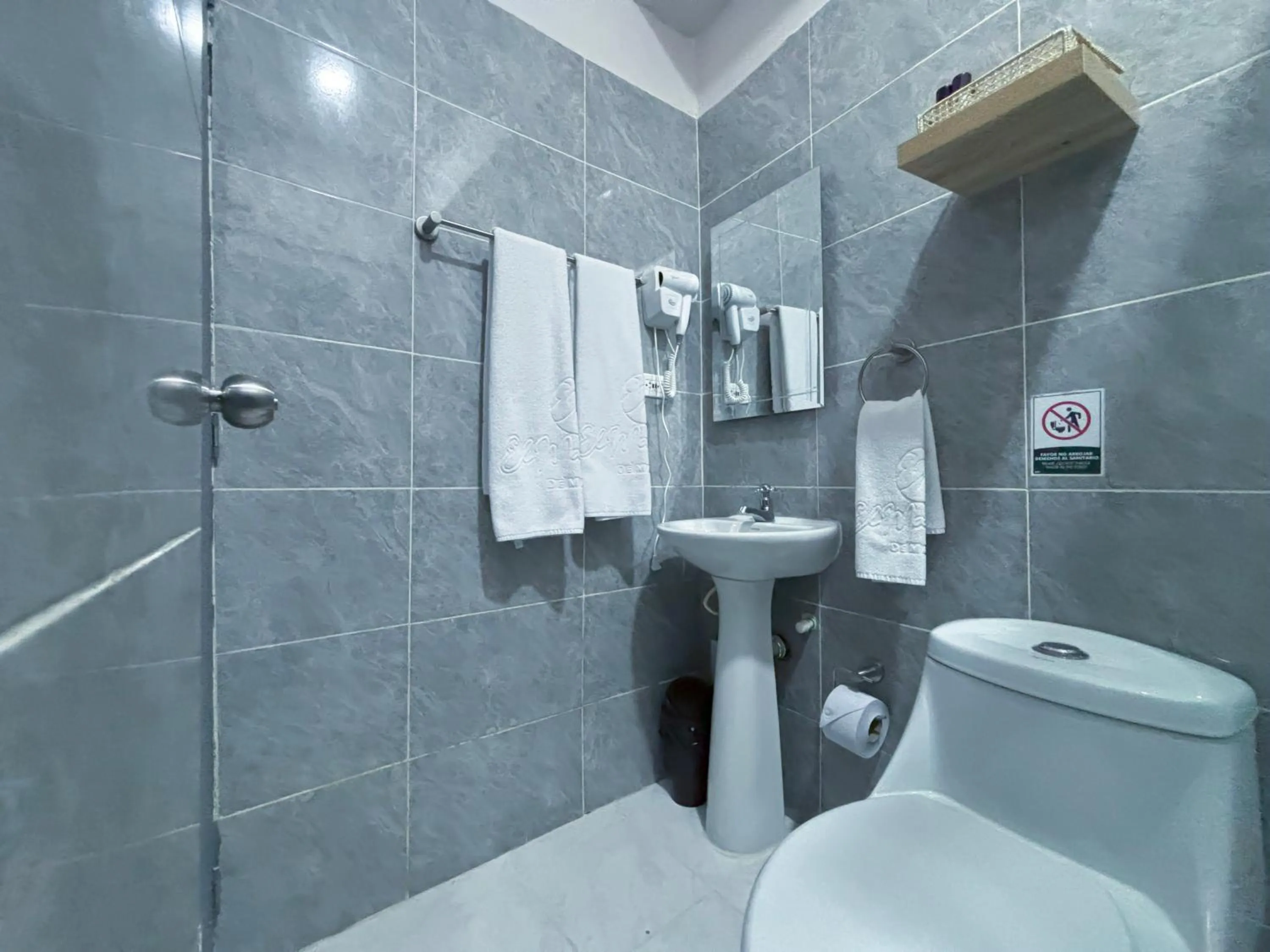 Bathroom in Hotel El Marqués De Manga