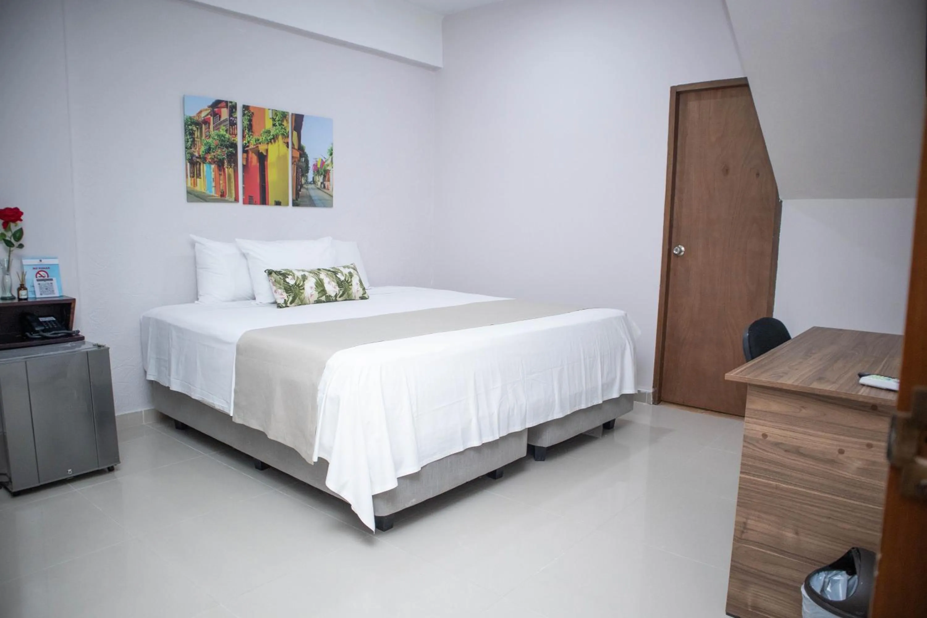 Photo of the whole room, Bed in Hotel El Marqués De Manga