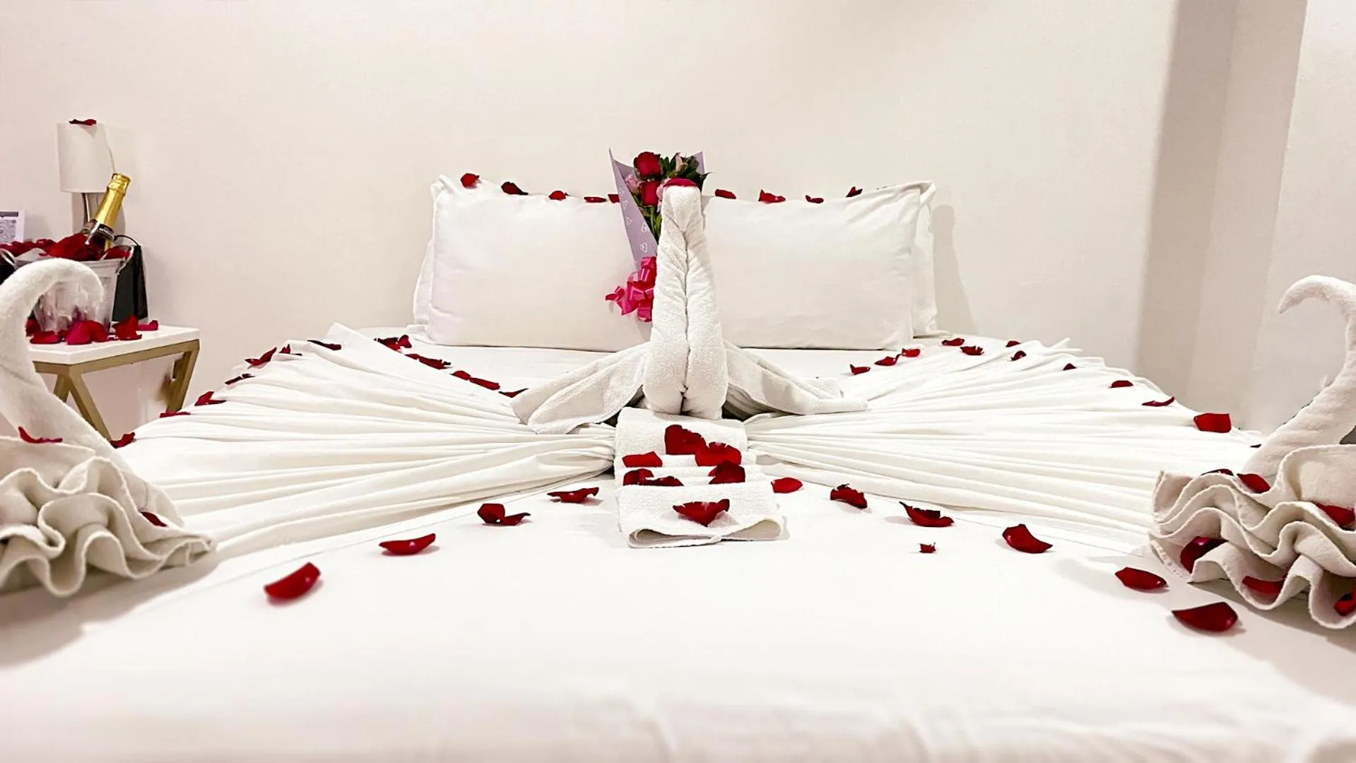 Bedroom, Bed in Hotel El Marqués De Manga