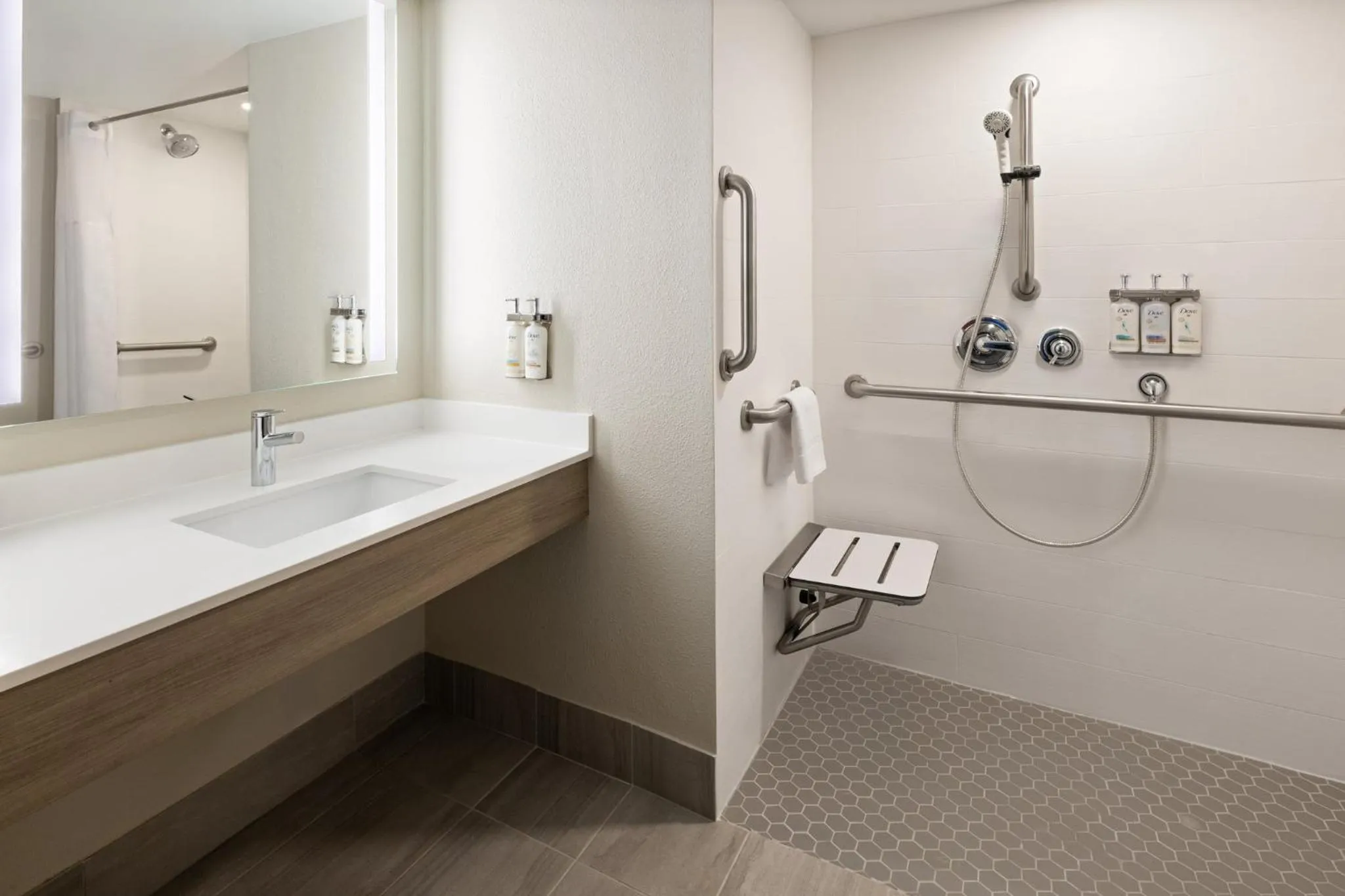 Photo of the whole room in Holiday Inn Express Augusta Downtown by IHG