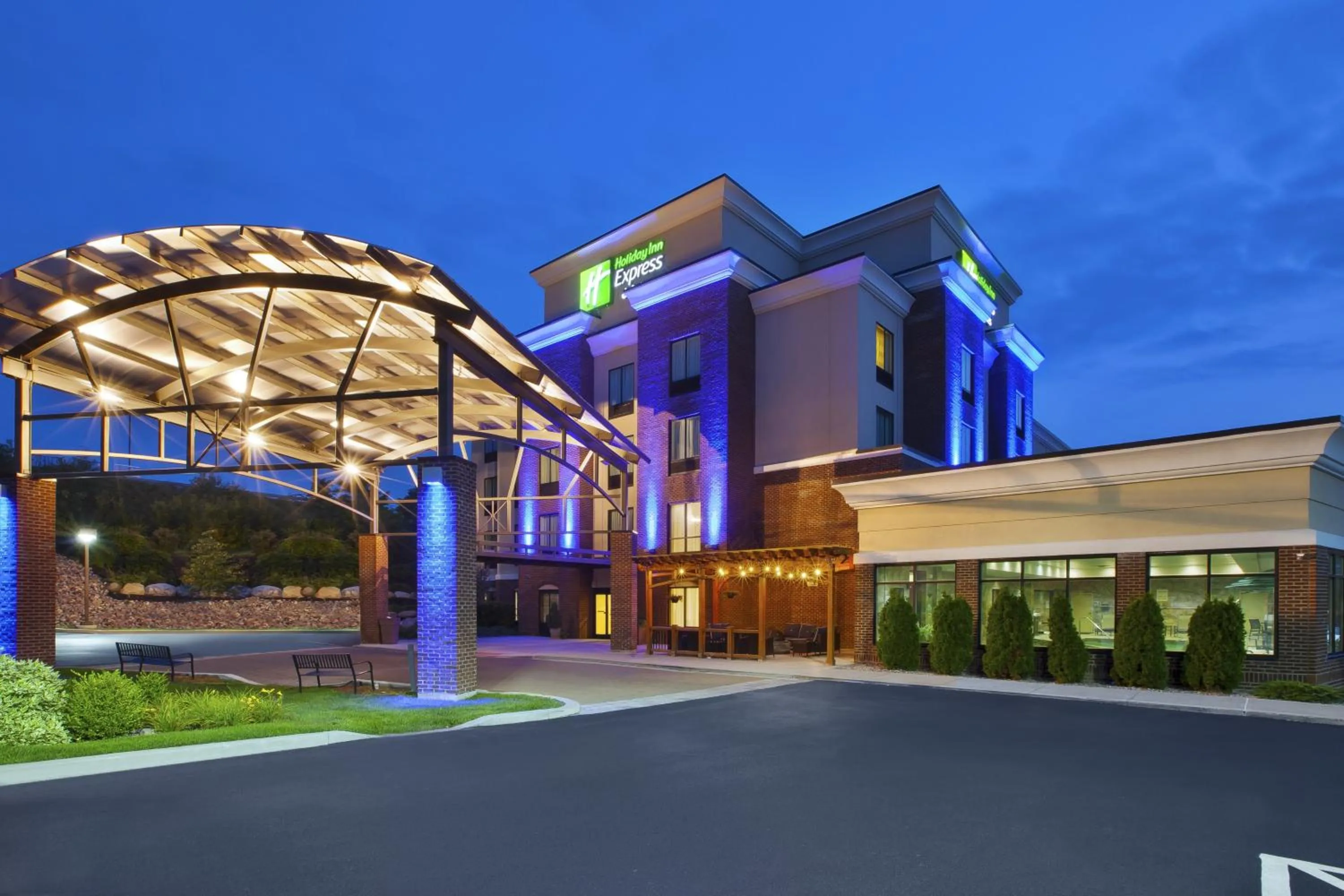 Property building in Holiday Inn Express & Suites Geneva Finger Lakes by IHG