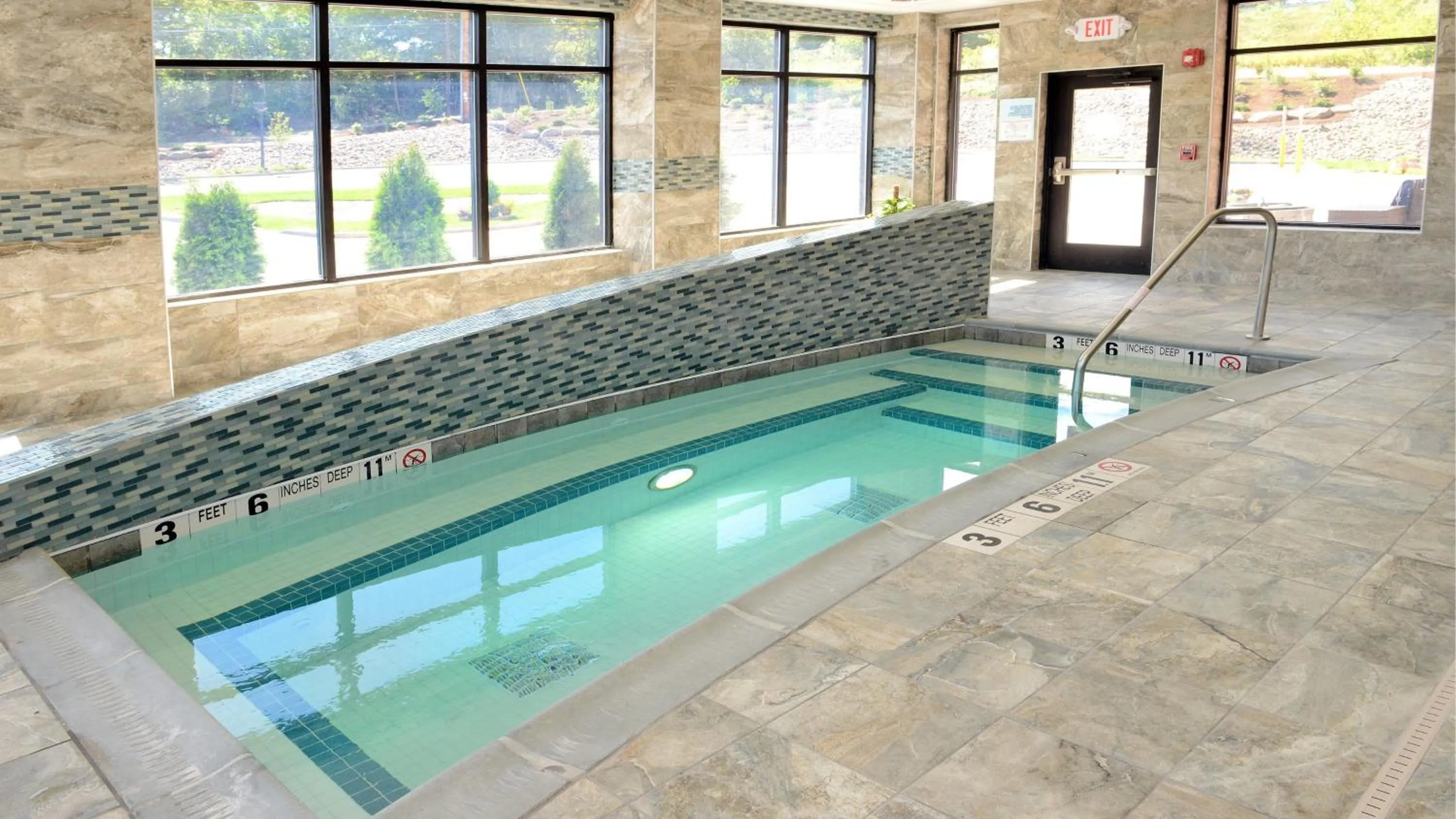 Swimming pool in Holiday Inn Express & Suites Geneva Finger Lakes by IHG