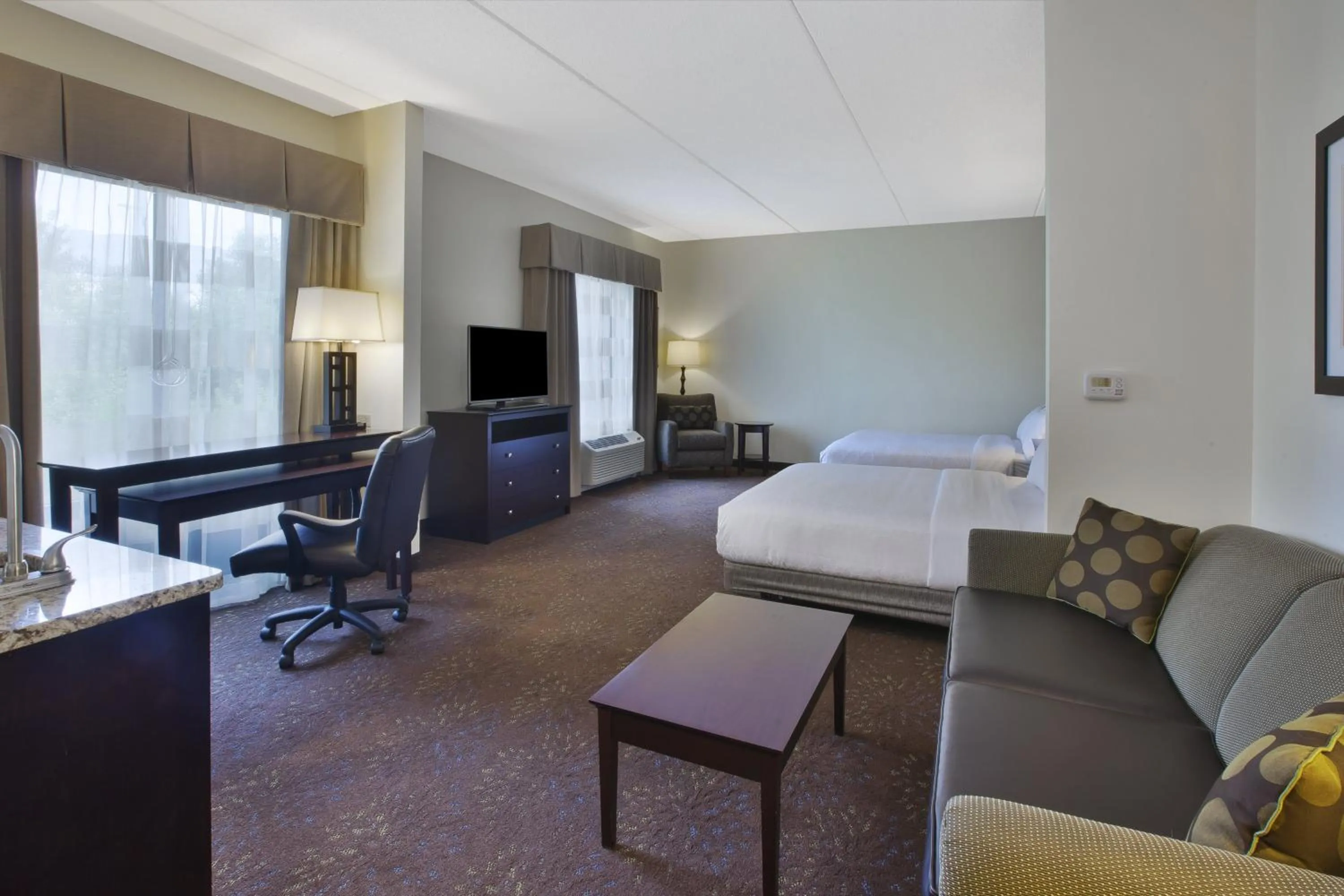 Photo of the whole room, Bed in Holiday Inn Express & Suites Geneva Finger Lakes by IHG