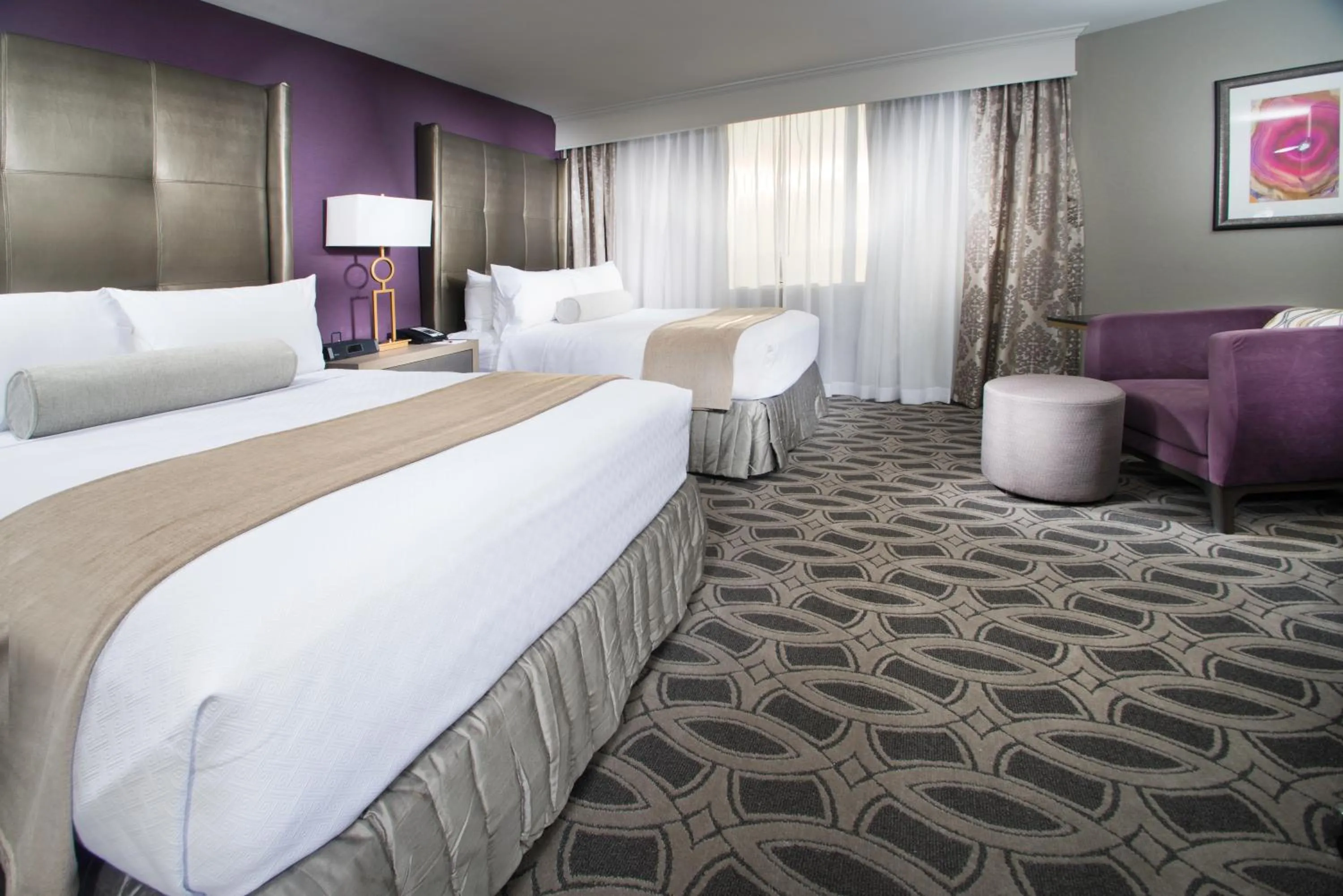 Photo of the whole room, Bed in Crowne Plaza Saddle Brook by IHG