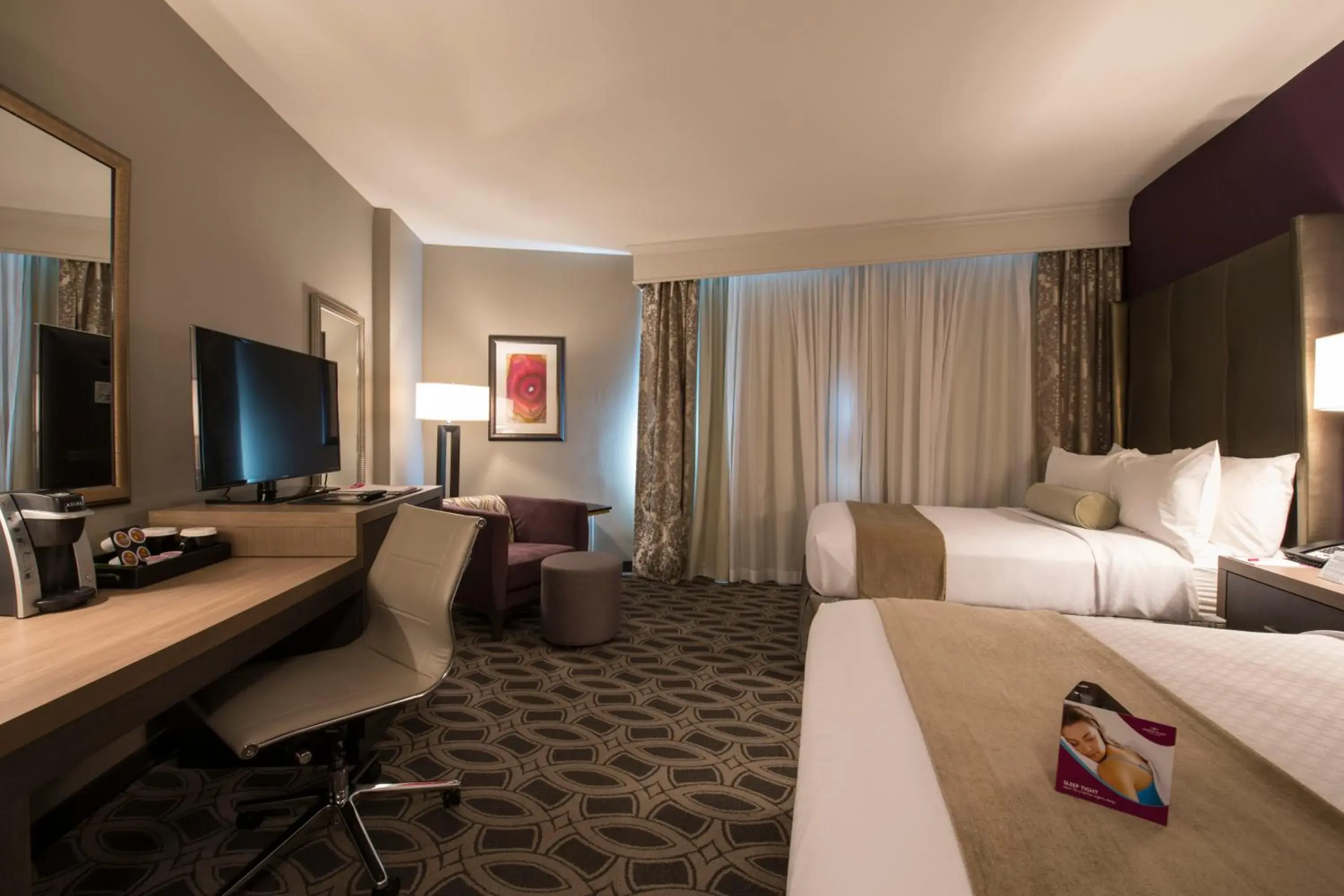 Standard Double Room with Two Double Beds in Crowne Plaza Saddle Brook by IHG Standard Double Room with Two Double Beds in Crowne Plaza Saddle Brook by IHG
