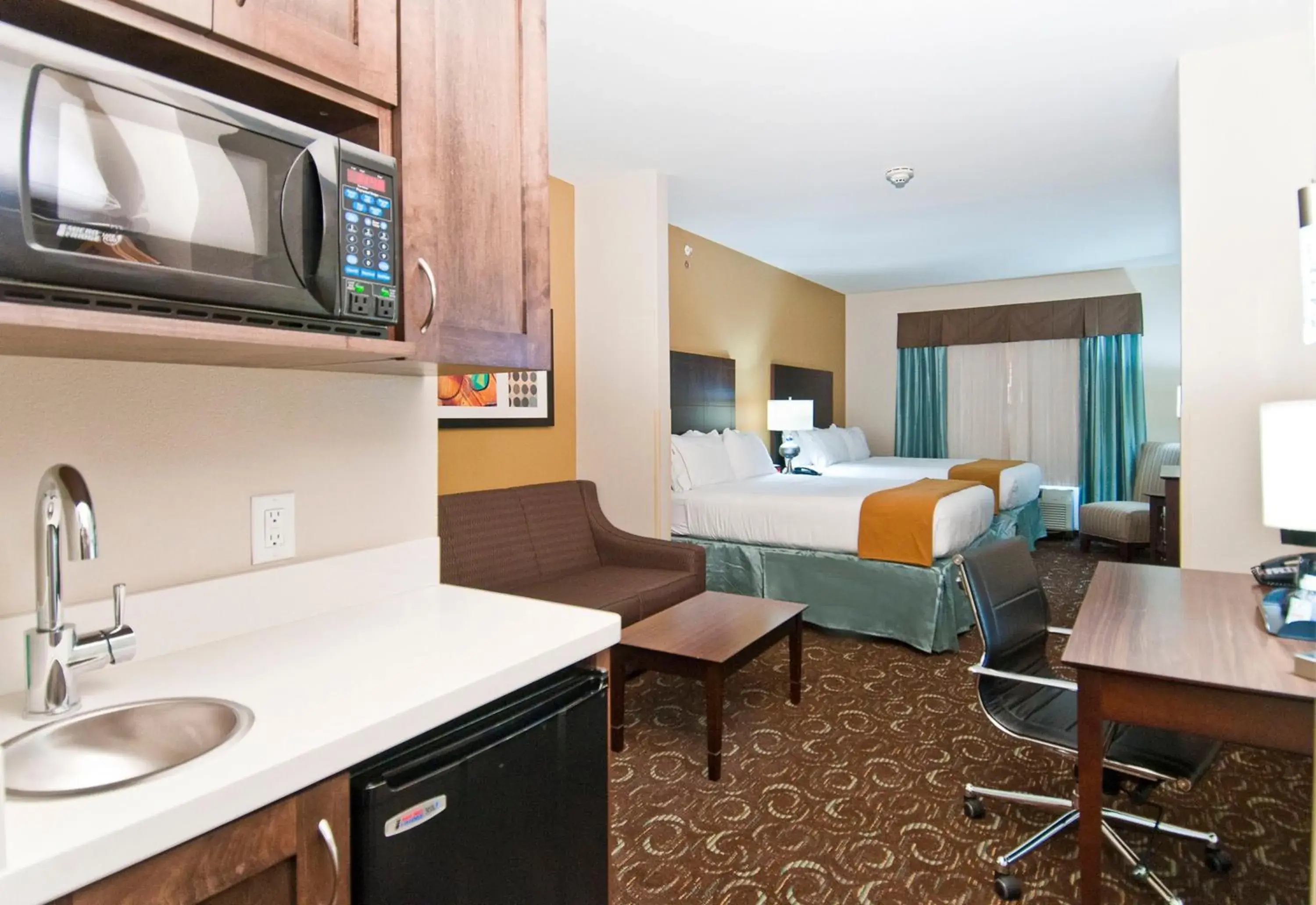 One-Bedroom Suite with Two Queen Beds in Holiday Inn Express & Suites San Antonio Frost Bank Center by IHG One-Bedroom Suite with Two Queen Beds in Holiday Inn Express & Suites San Antonio Frost Bank Center by IHG