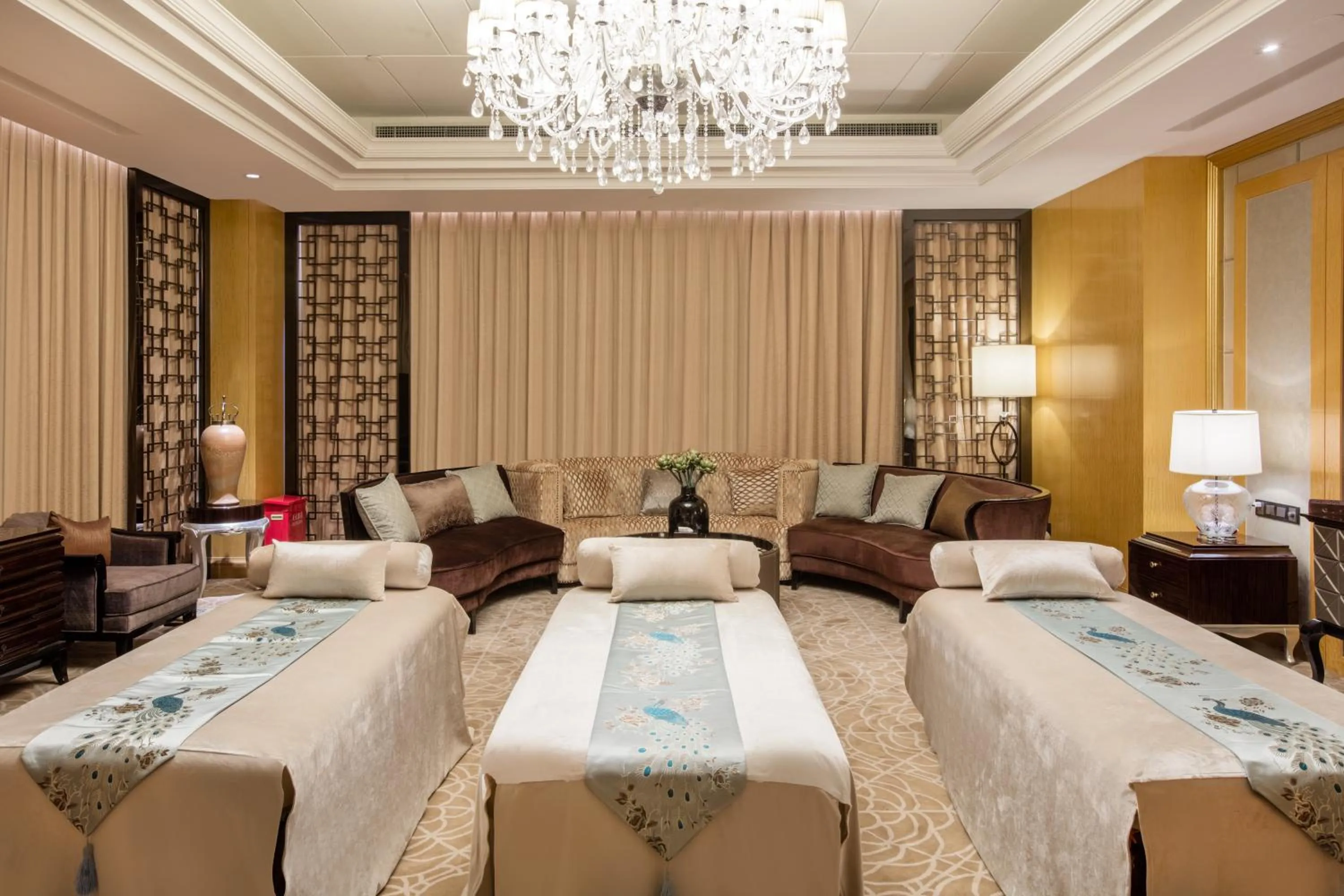 Spa and wellness centre/facilities, Bed in Expo Center Hotel - Free Shuttle Bus & Late Check-out