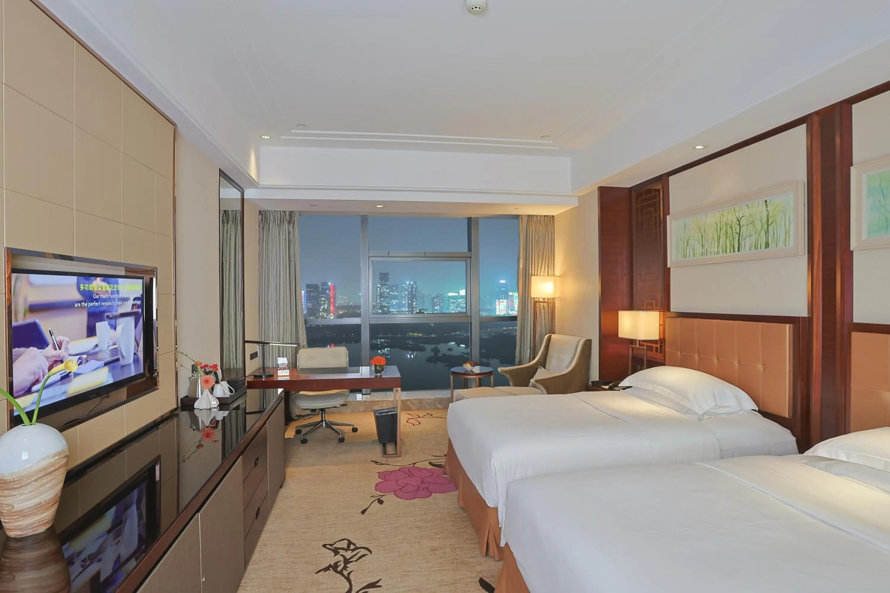 Bedroom, Bed in Expo Center Hotel - Free Shuttle Bus & Late Check-out