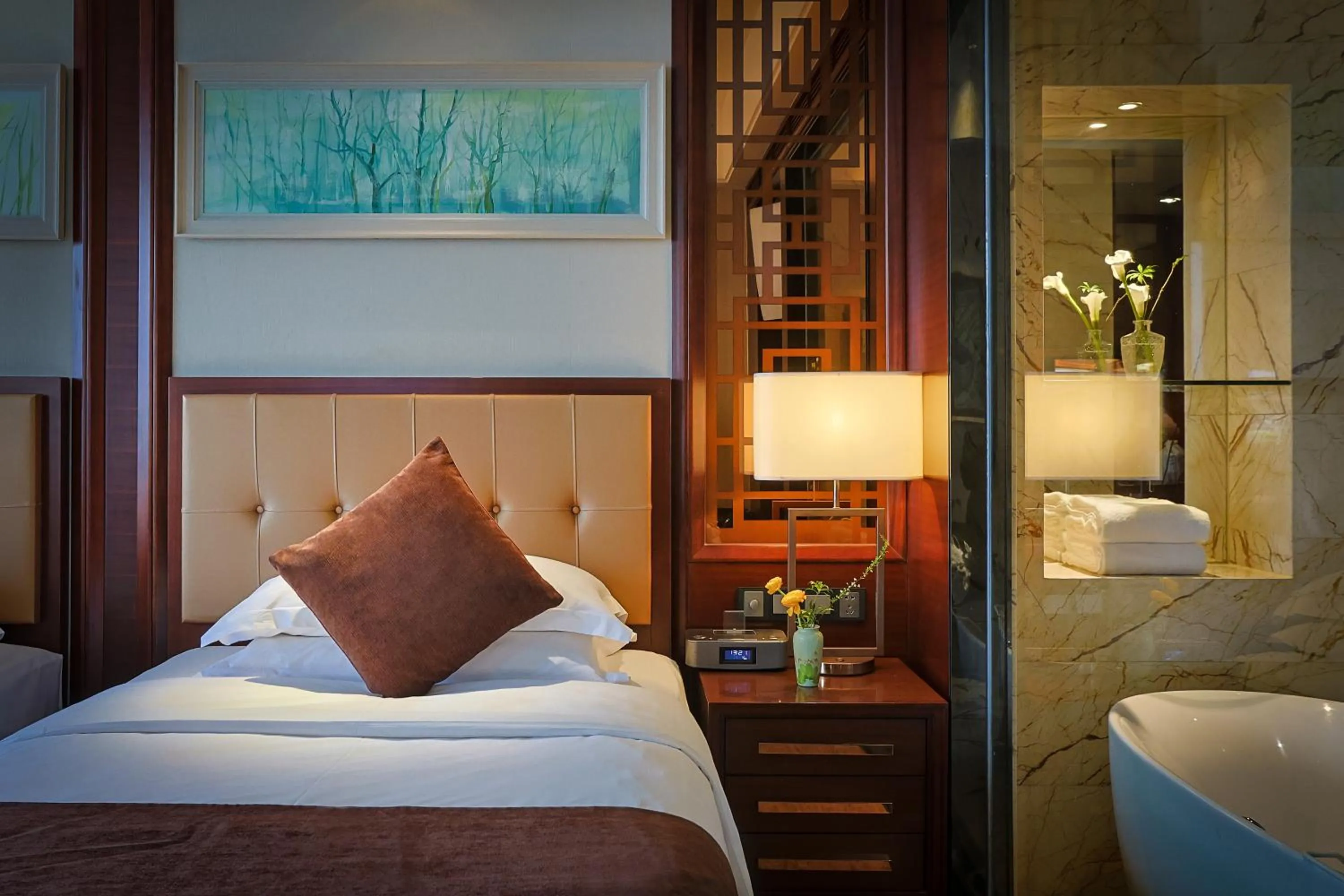 Bedroom, Bed in Expo Center Hotel - Free Shuttle Bus & Late Check-out