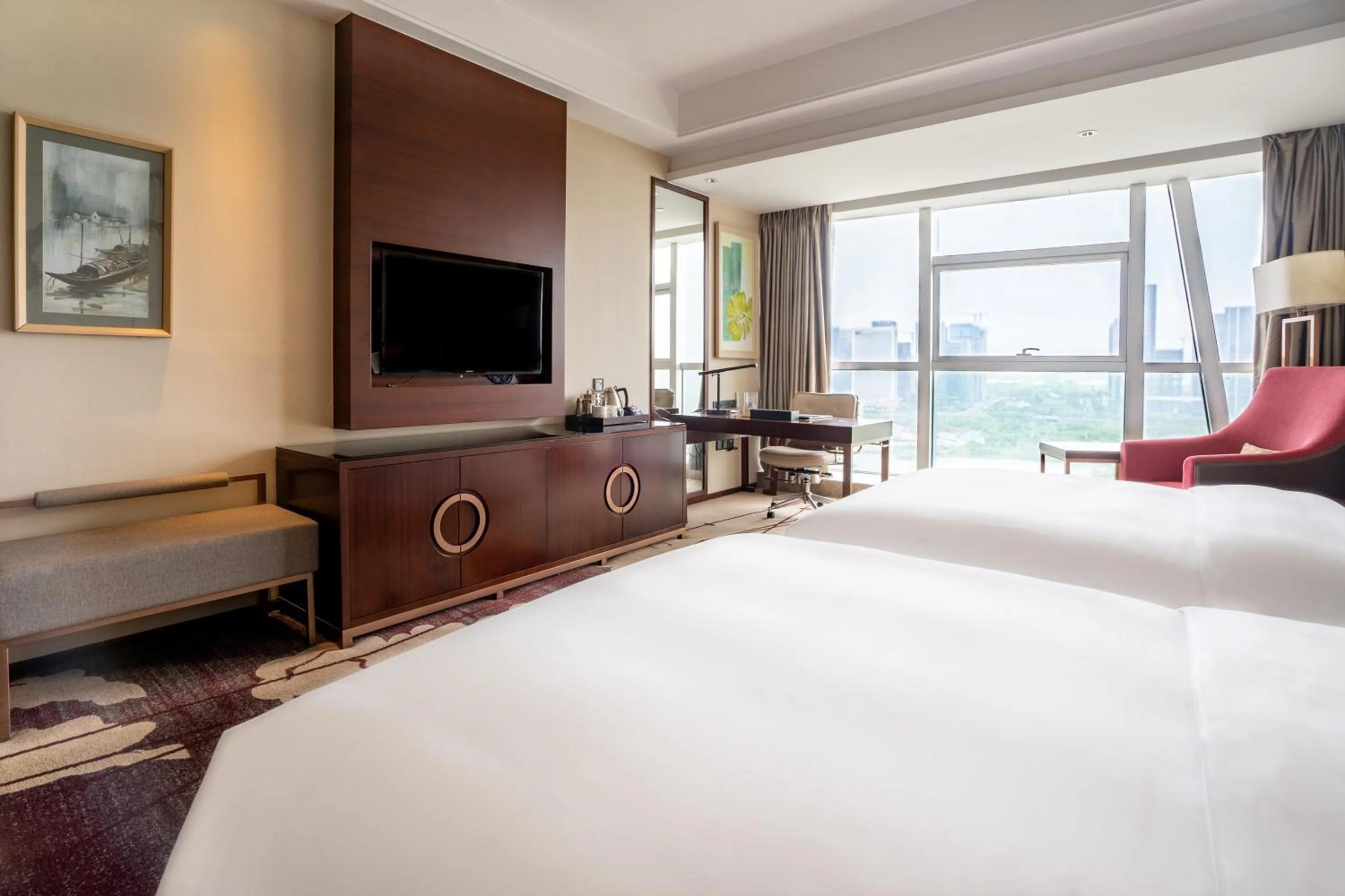 Bedroom, Bed in Expo Center Hotel - Free Shuttle Bus & Late Check-out