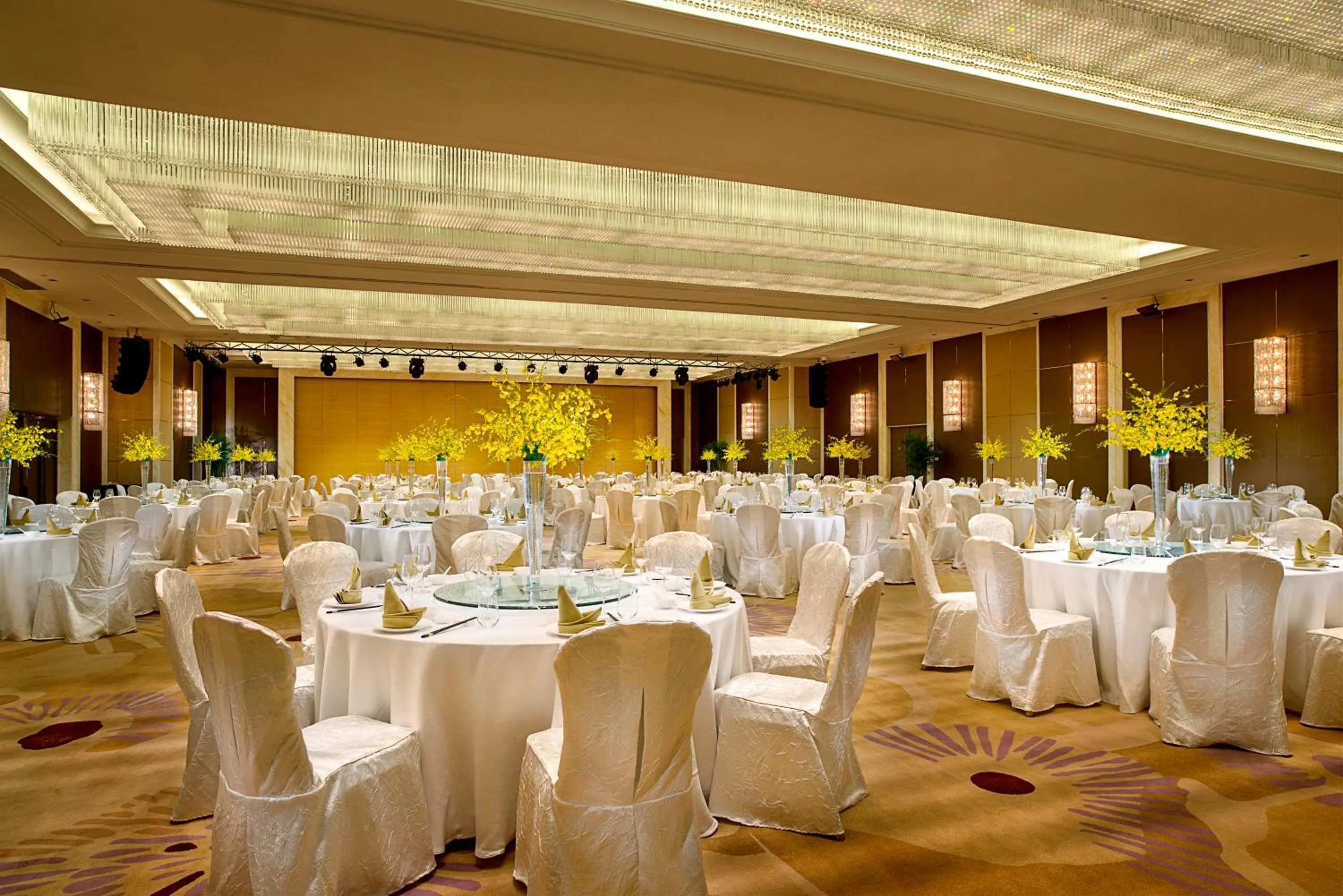 Banquet/Function facilities in Expo Center Hotel - Free Shuttle Bus & Late Check-out