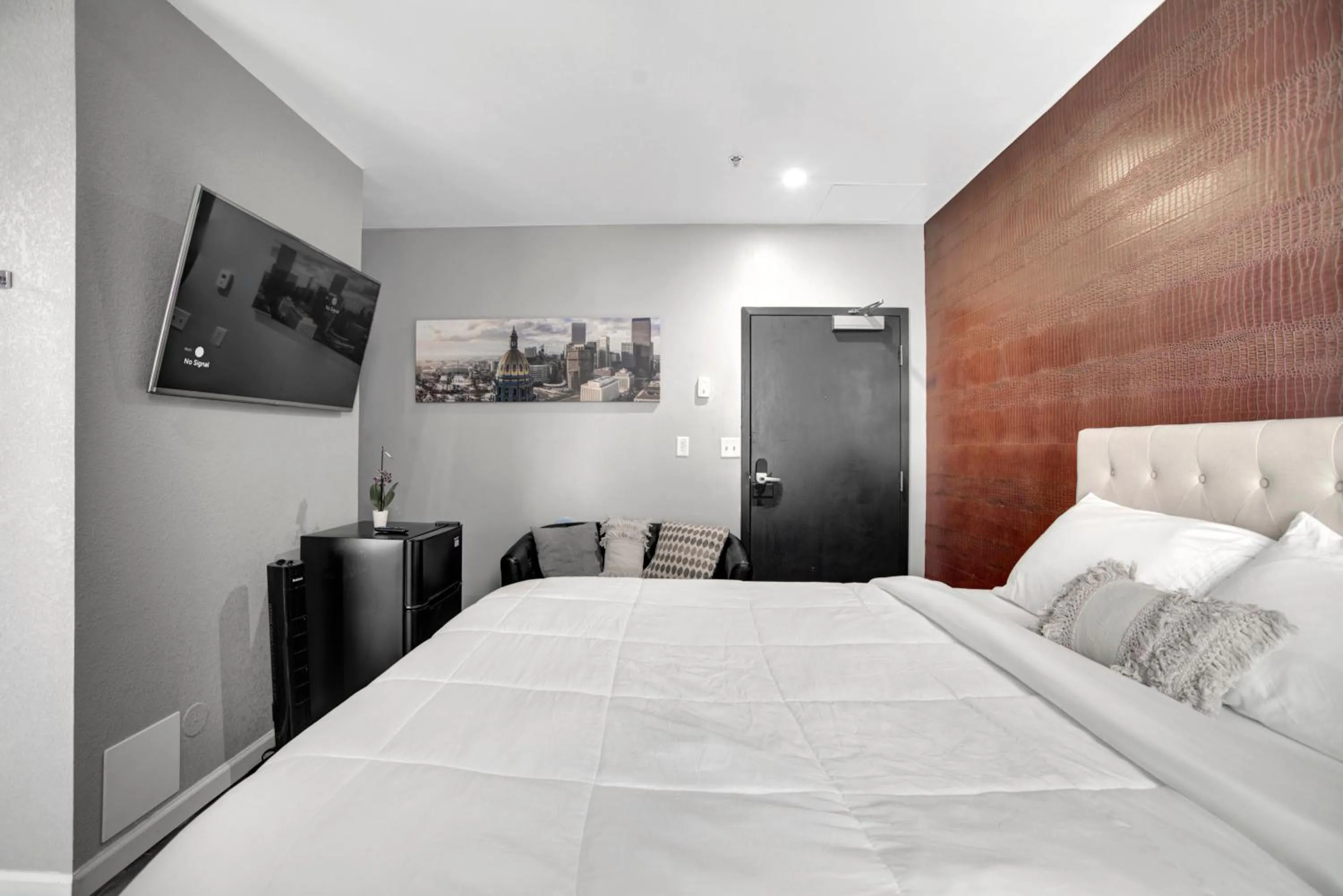 Bedroom, Bed in Good Hotels Downtown Denver