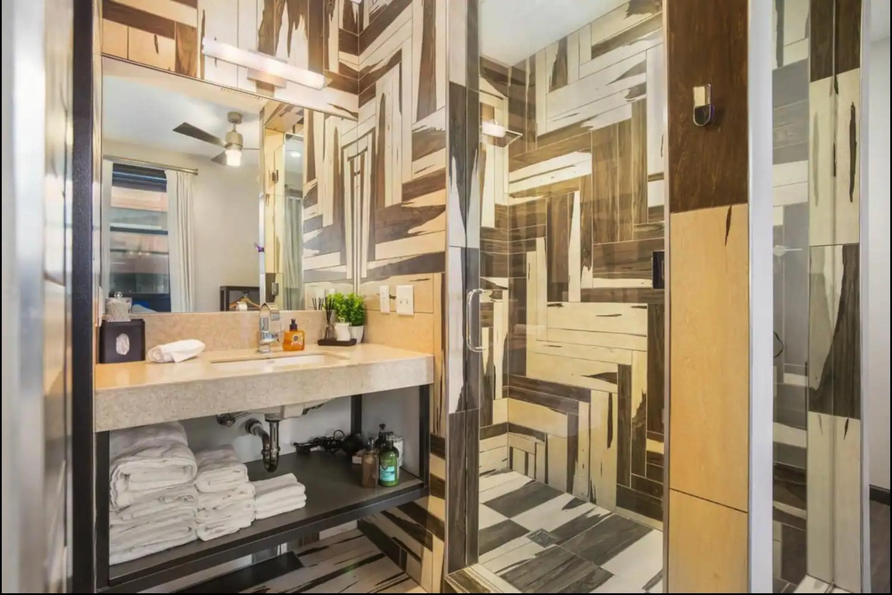 Shower in Good Hotels Downtown Denver