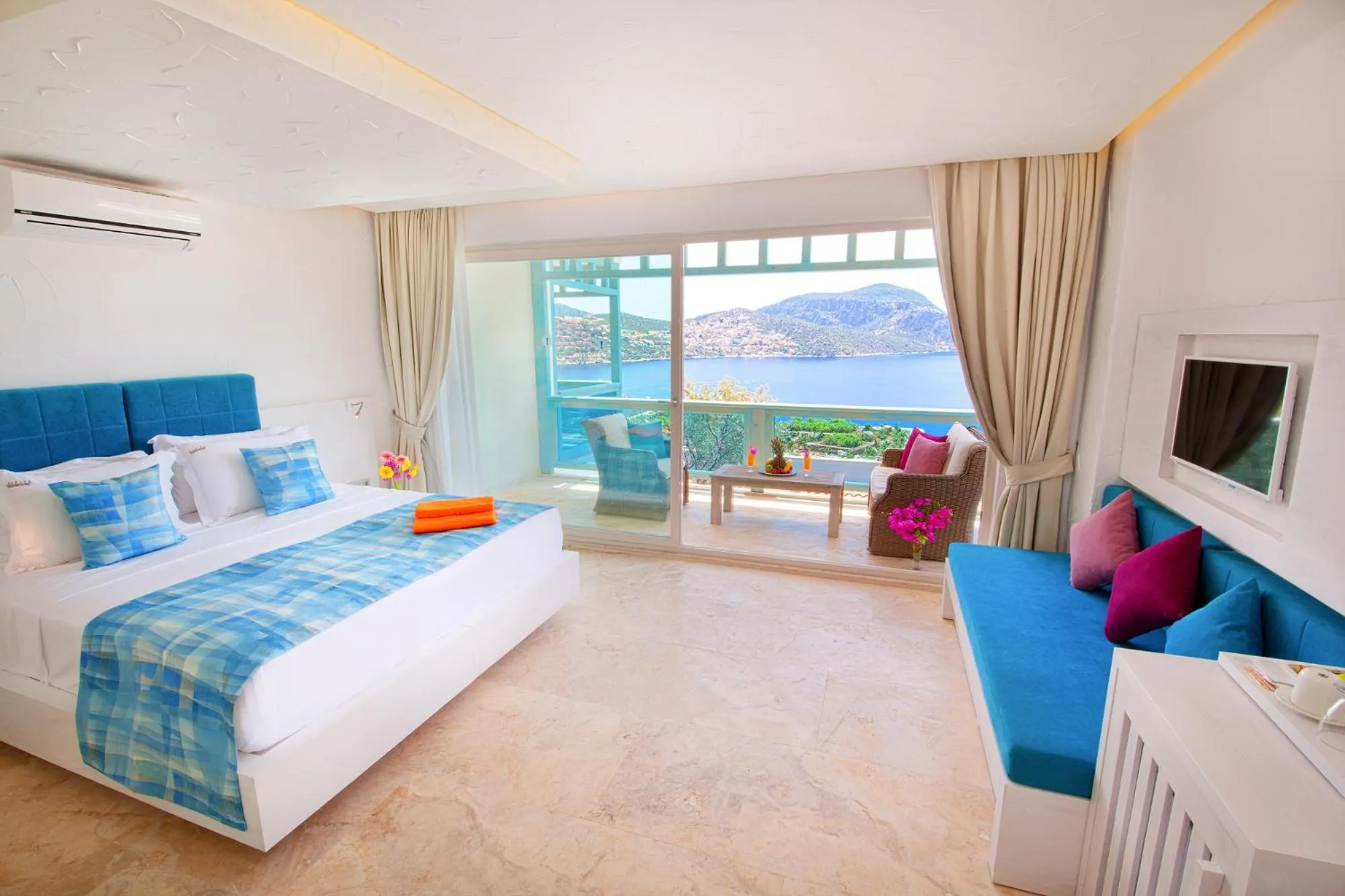Photo of the whole room, Bed in Asfiya Sea View Hotel