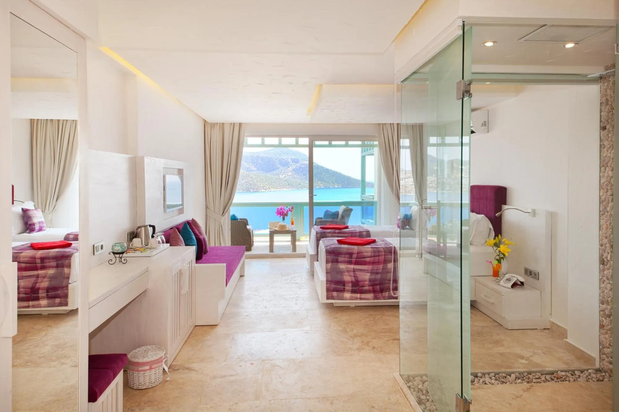 Photo of the whole room in Asfiya Sea View Hotel