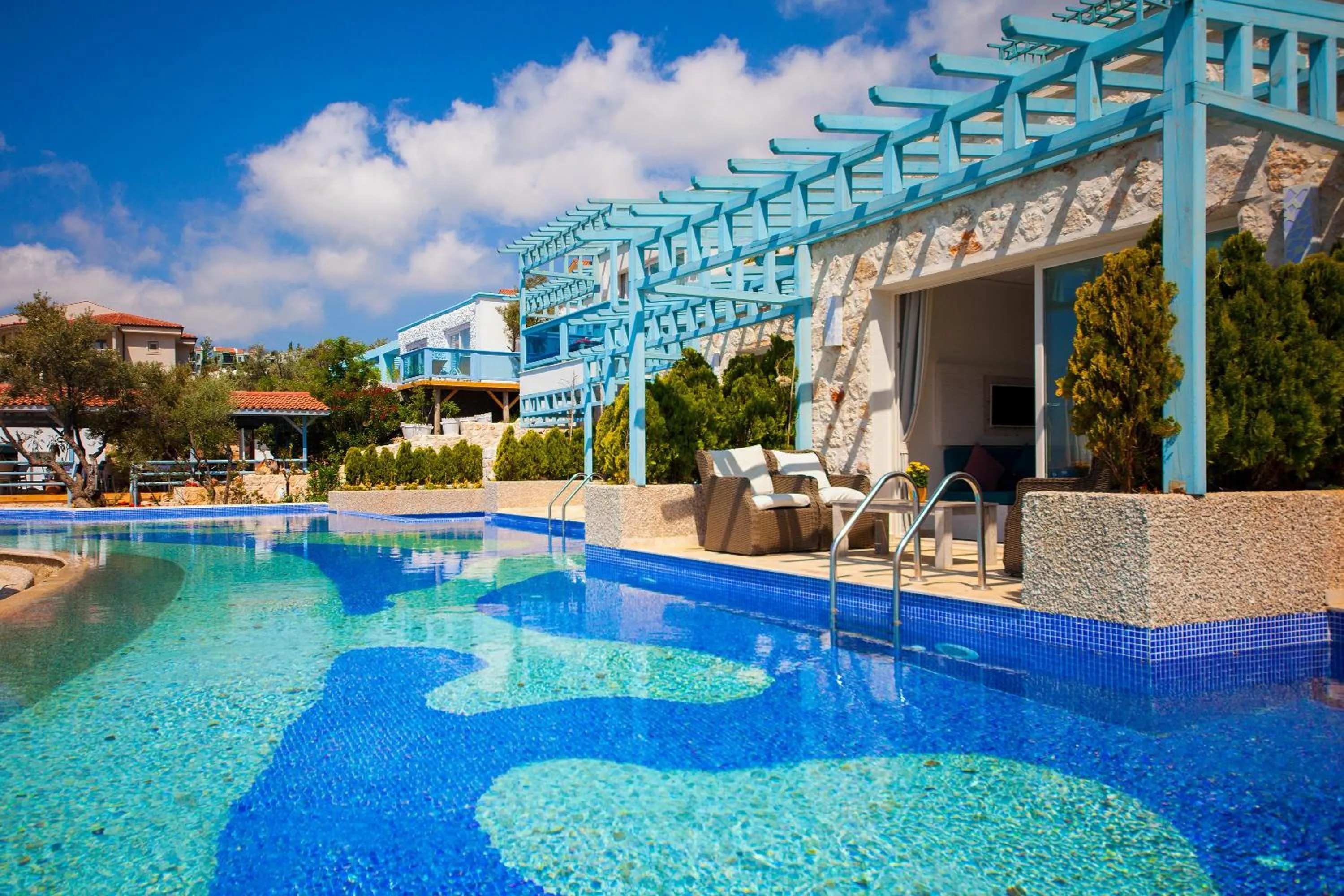 Swimming pool in Asfiya Sea View Hotel