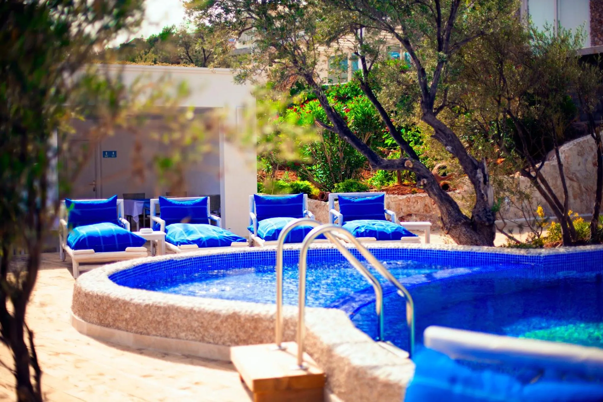 Swimming pool in Asfiya Sea View Hotel