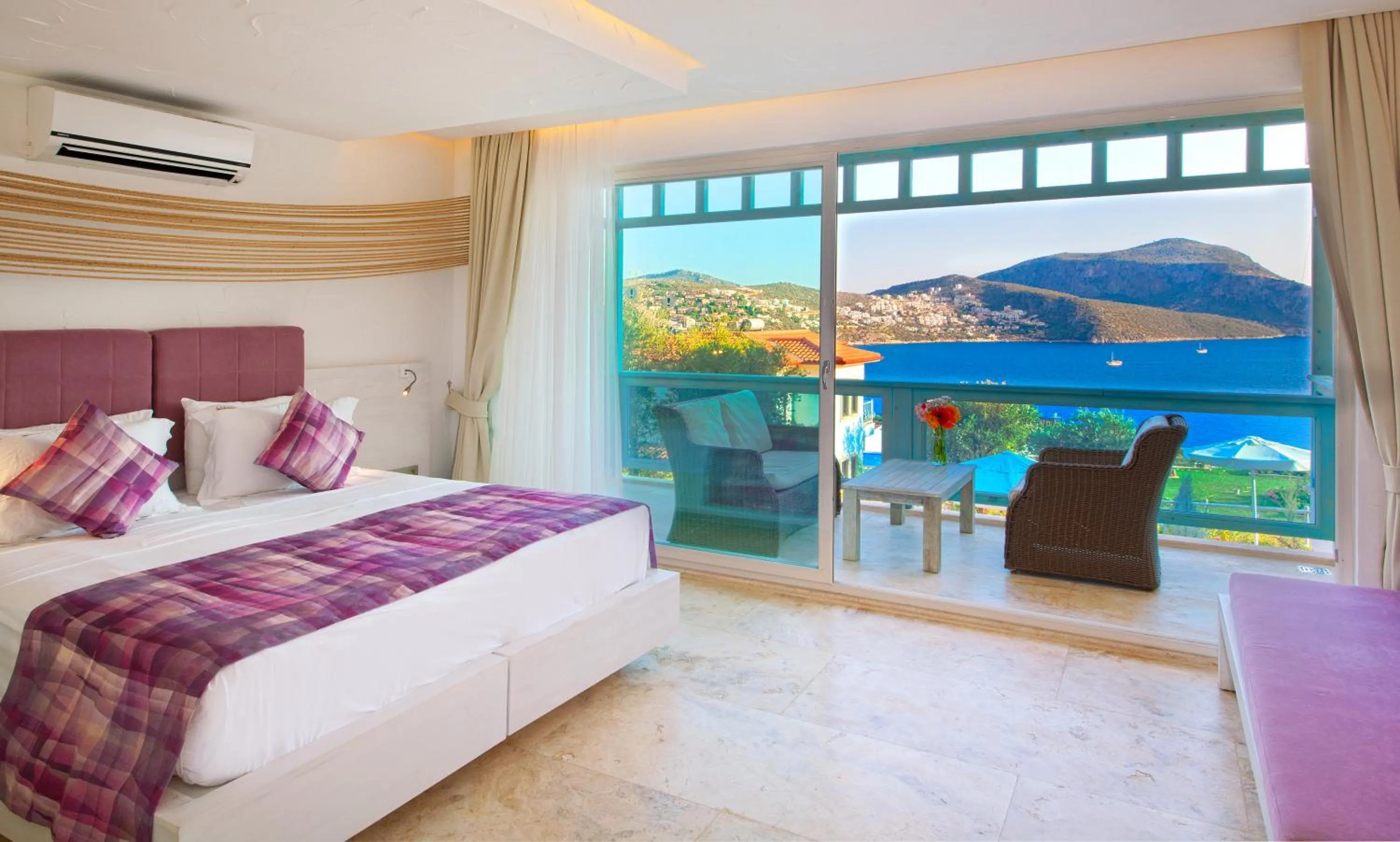 Bed in Asfiya Sea View Hotel