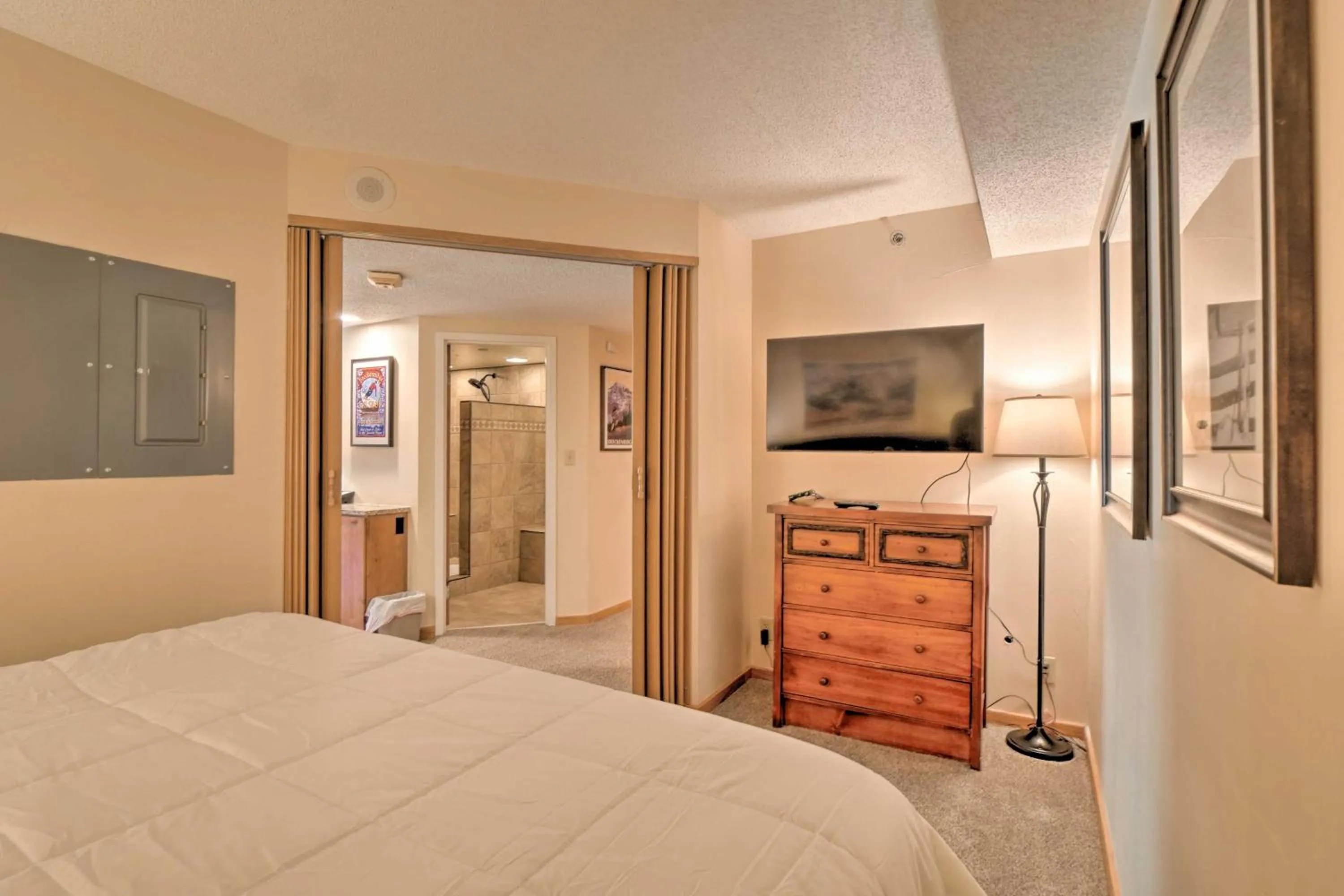 Bed in Beaver Run Resort 4228