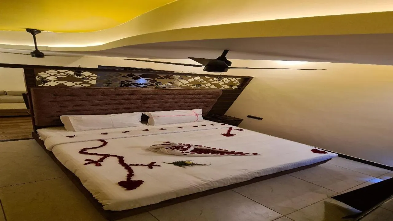 Bed in MMD Grande A Boutique Hotel