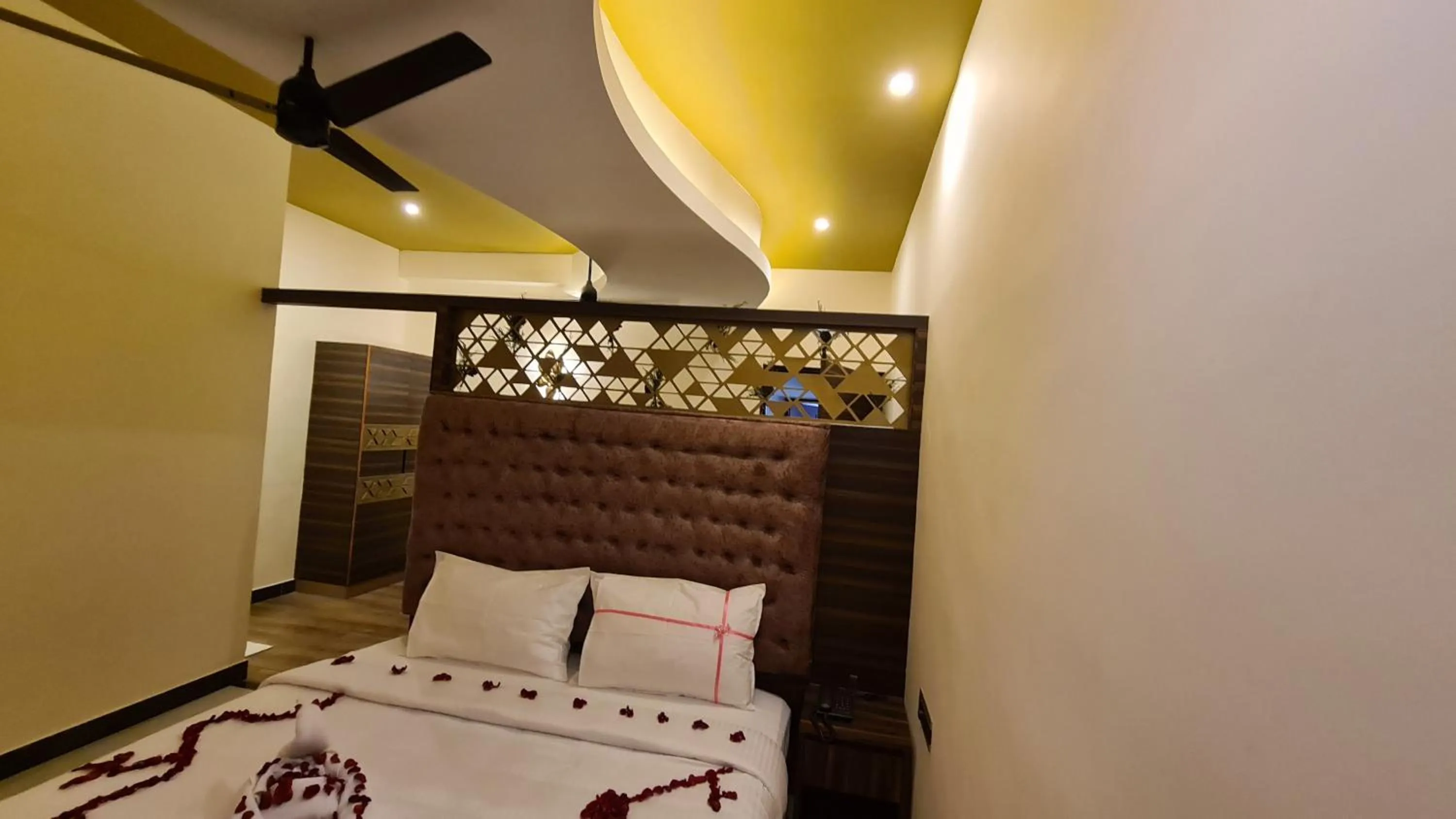 Bed in MMD Grande A Boutique Hotel
