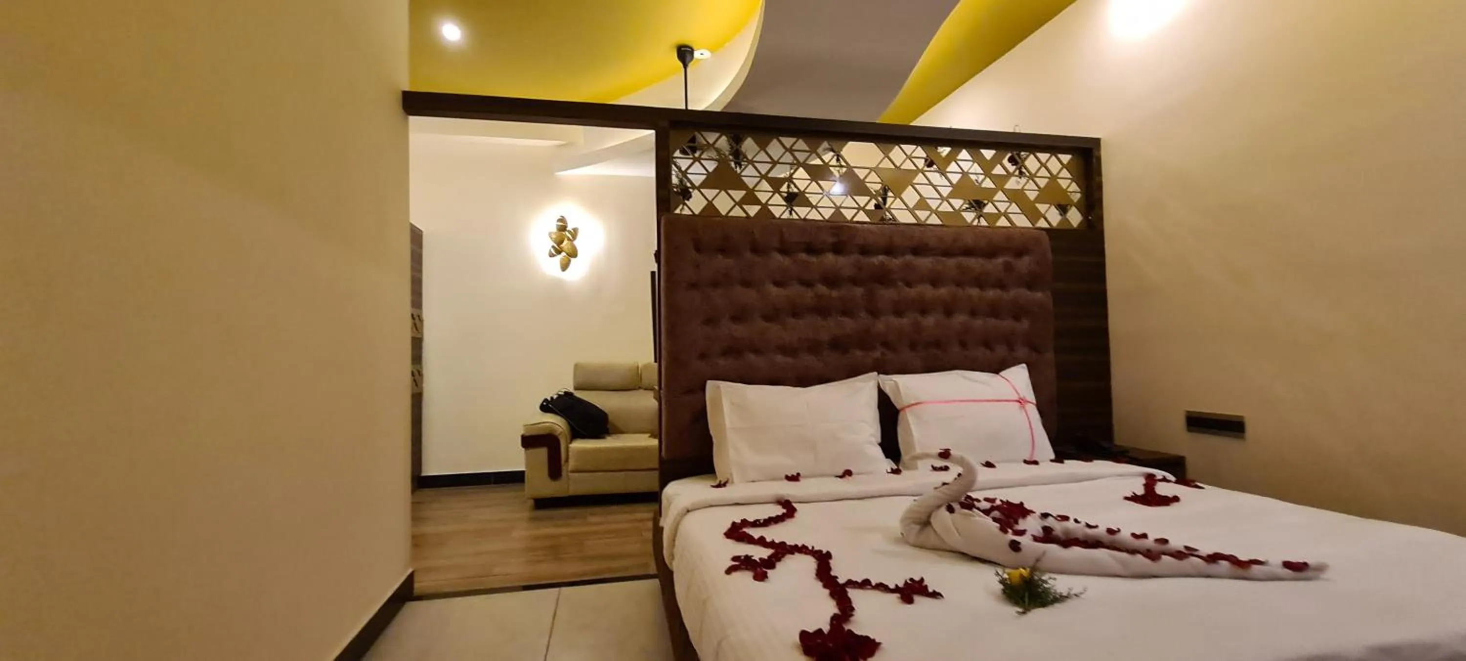 Bed in MMD Grande A Boutique Hotel
