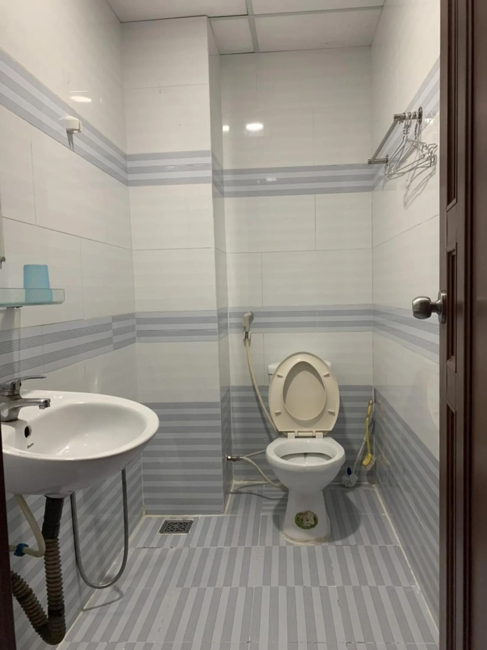 Bathroom in Gia Bao Hotel