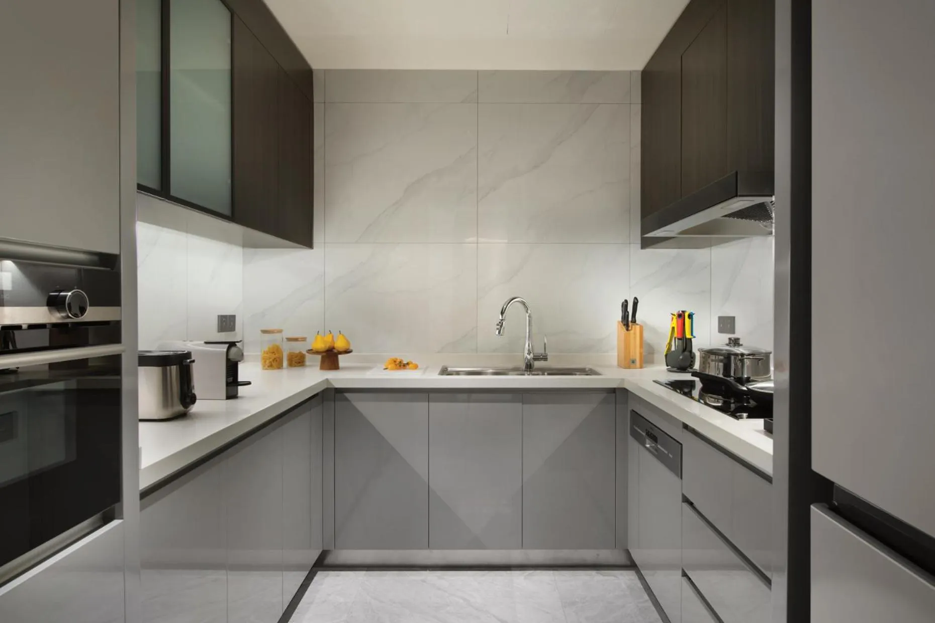 Kitchen or kitchenette in Oakwood Residence Foshan