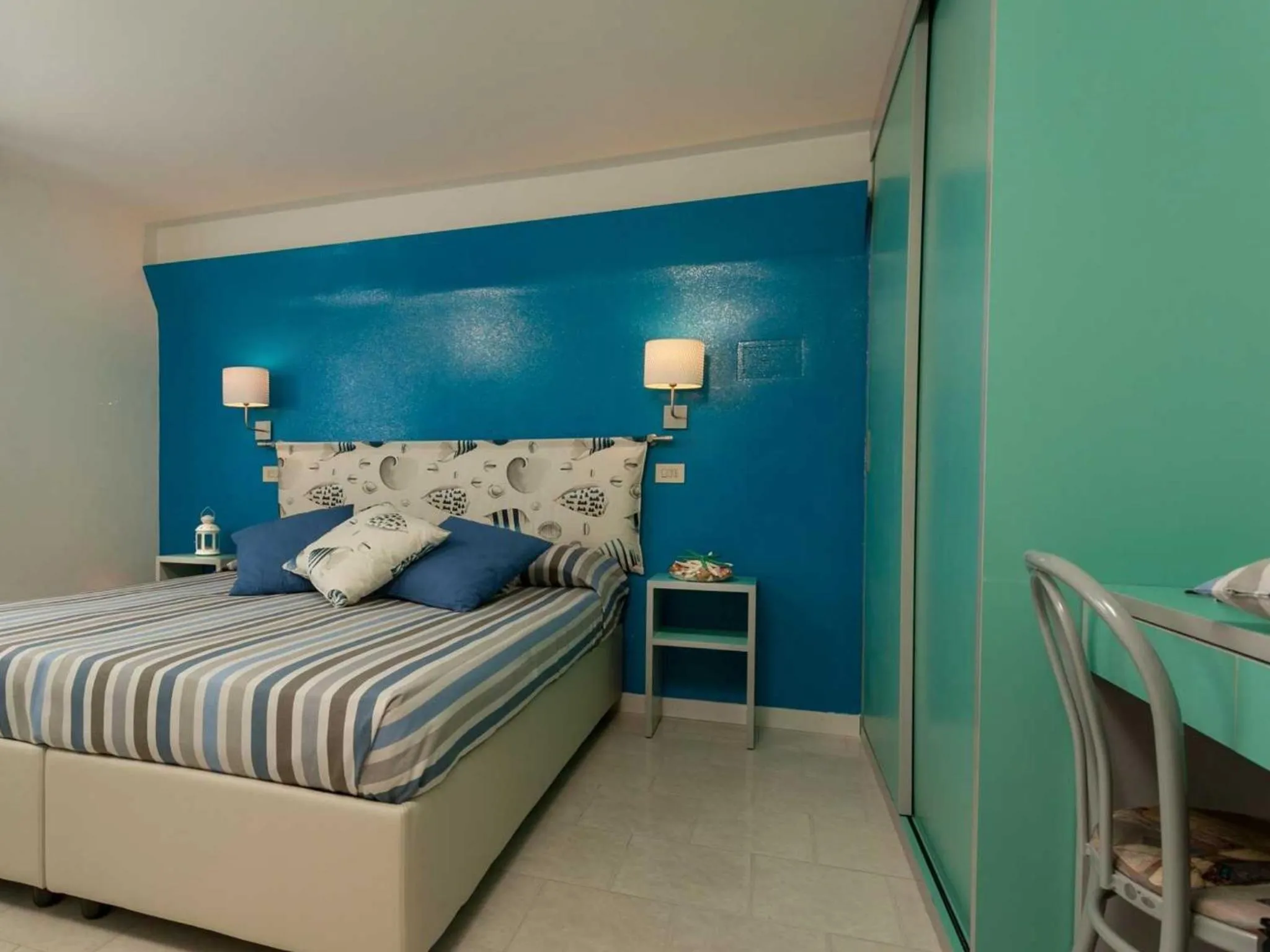 Photo of the whole room in Hotel Mon Pays