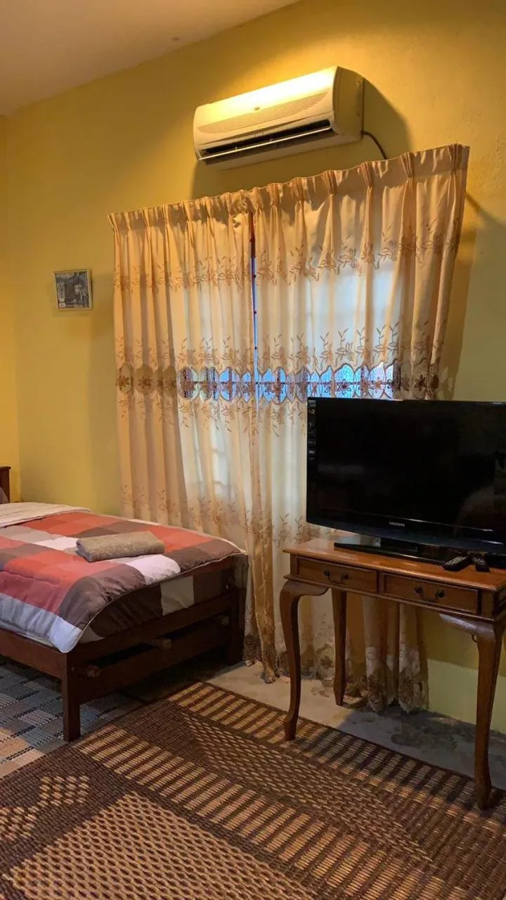 Bed in HOMESTAY Kampong KOTA AUR Resort with swimming pool, Kepala Batas, SEBERANG PERAI, PENANG -MOTAC registered Awarded ASEAN homestay standard Malaysia AWARD 2023-2028 Only 3 minutes from viral KG AGONG