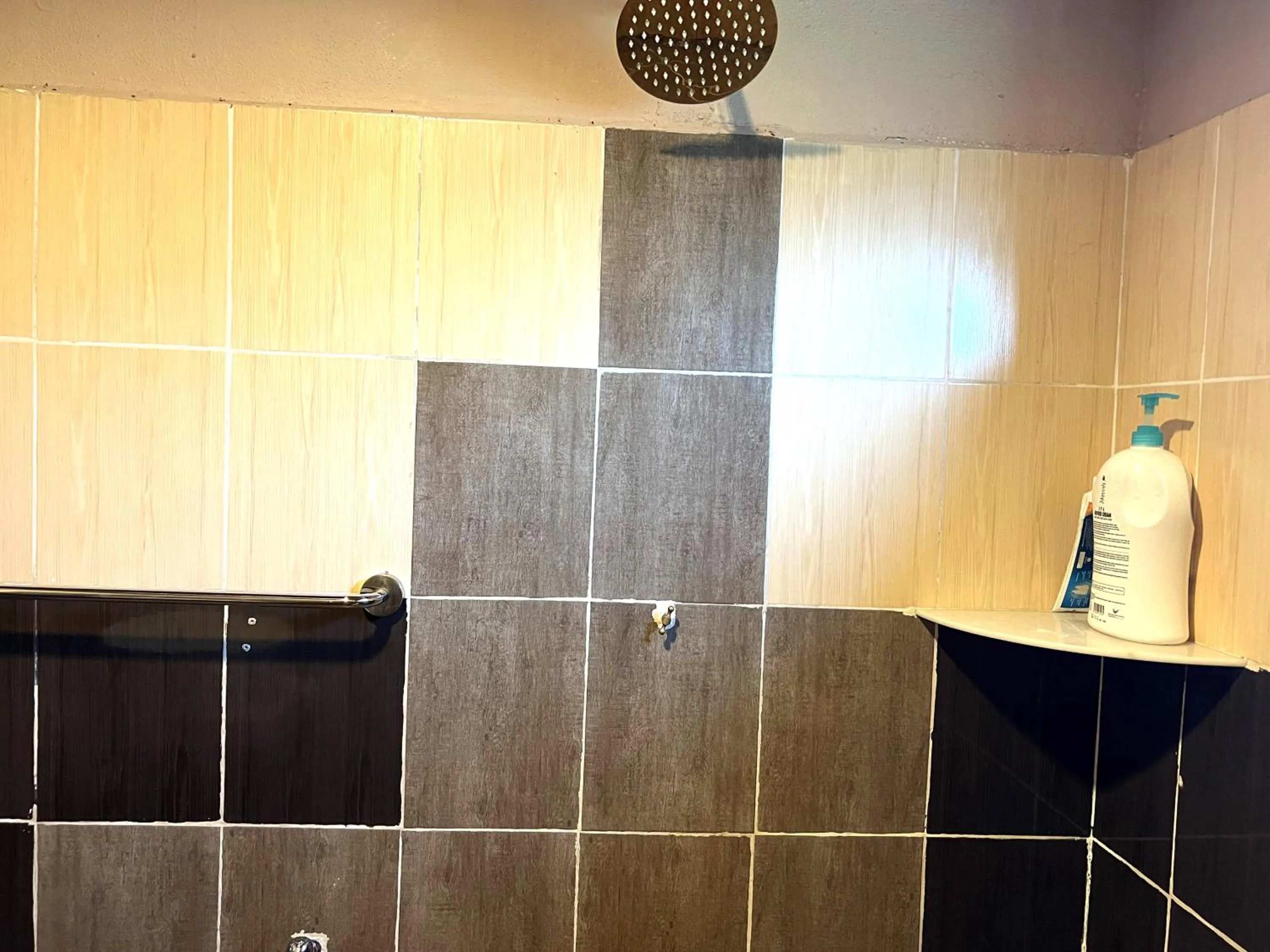 Shower in HOMESTAY Kampong KOTA AUR Resort with swimming pool, Kepala Batas, SEBERANG PERAI, PENANG -MOTAC registered Awarded ASEAN homestay standard Malaysia AWARD 2023-2028 Only 3 minutes from viral KG AGONG